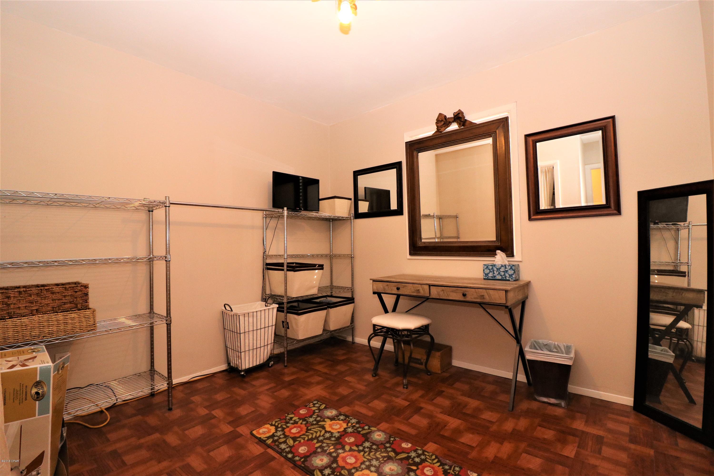 Hentz 1st Add Unit B - Residential