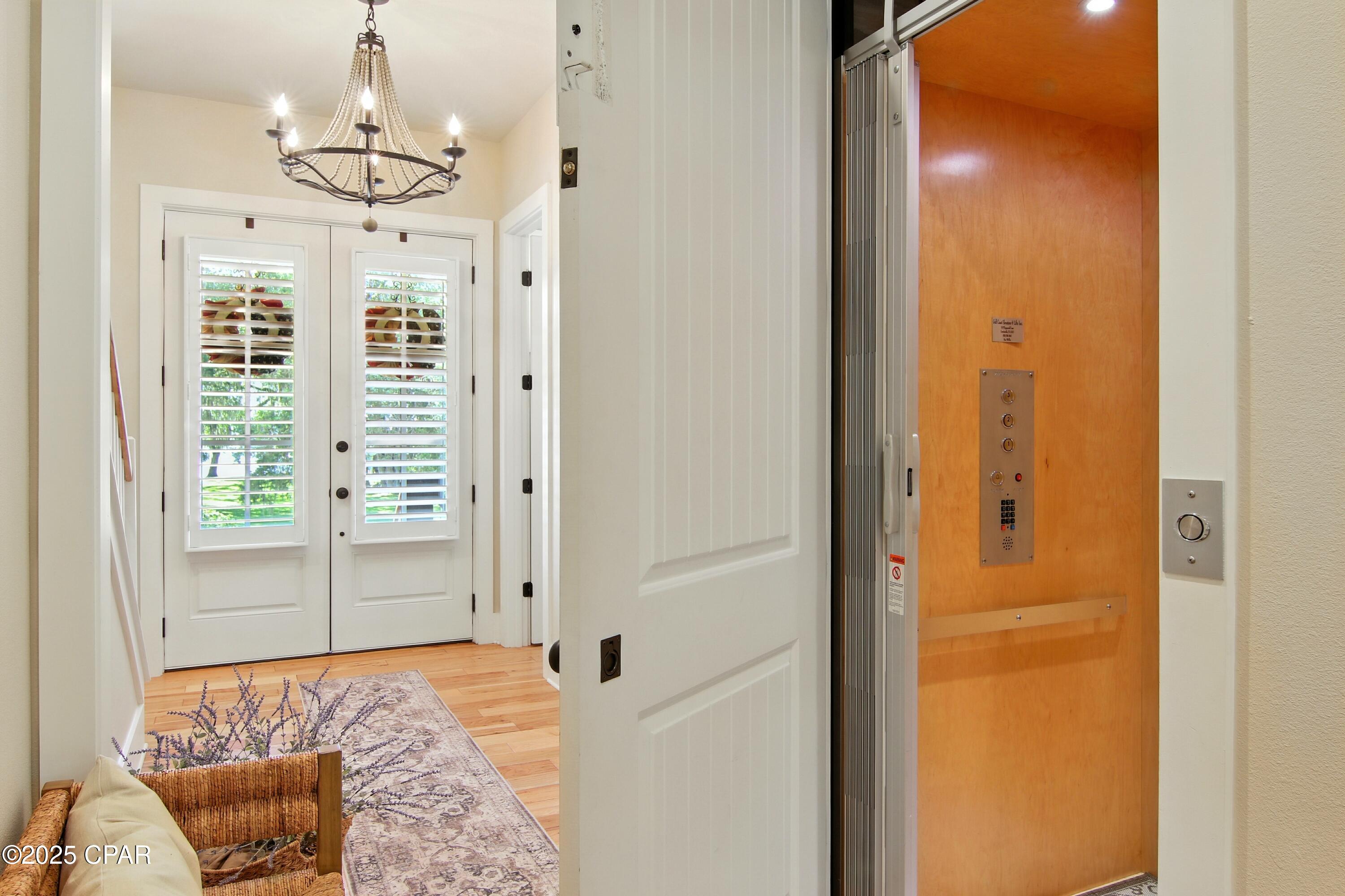 Twin Oaks 1st Add - Residential