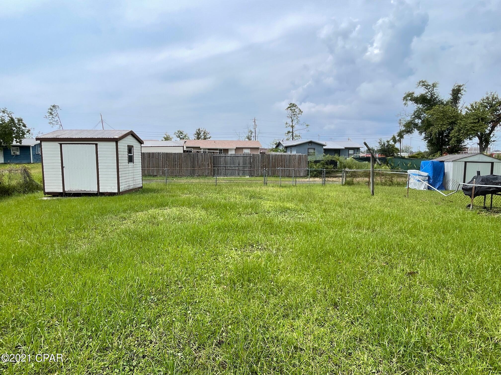M N Kneeces Replat Pine-Lea - Residential