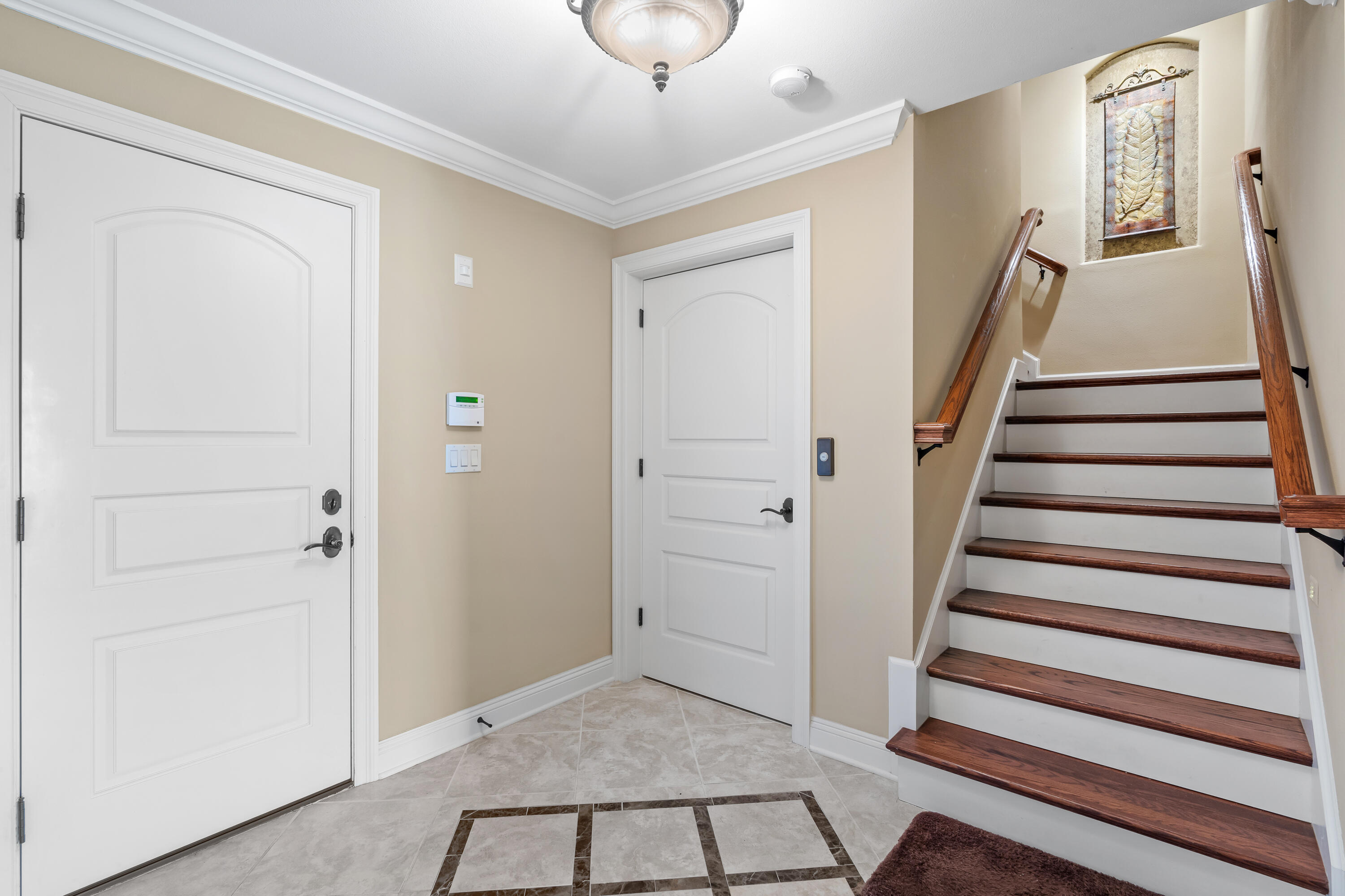 BLACK POINTE - Residential