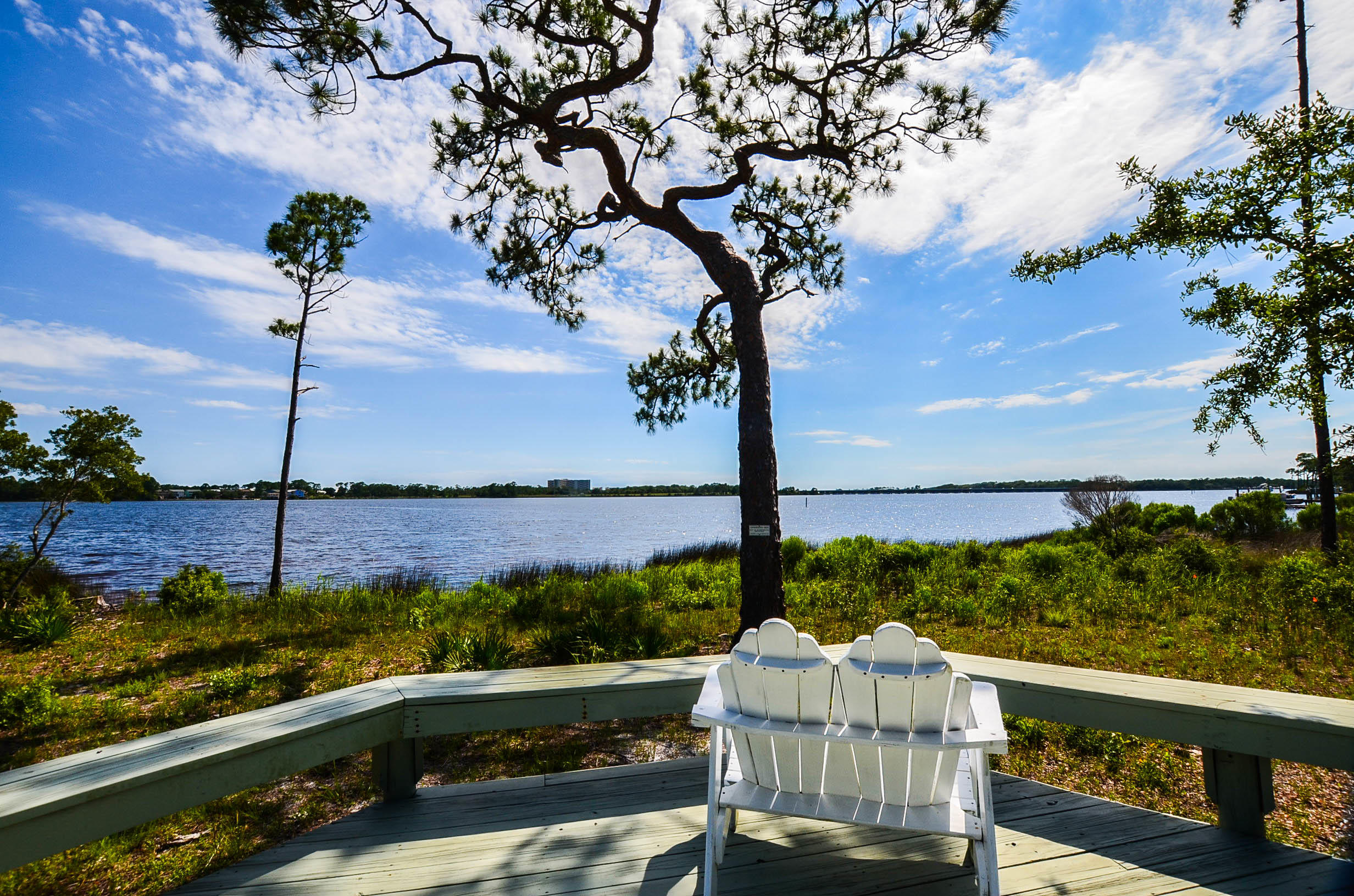 WILD HERON LAKESIDE LODGE - Residential