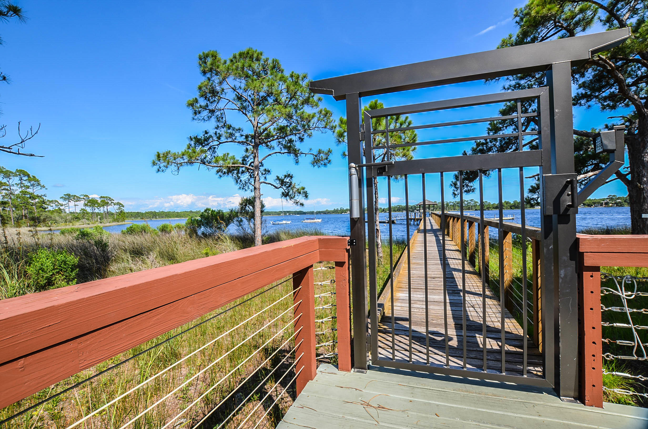 WILD HERON LAKESIDE LODGE - Residential