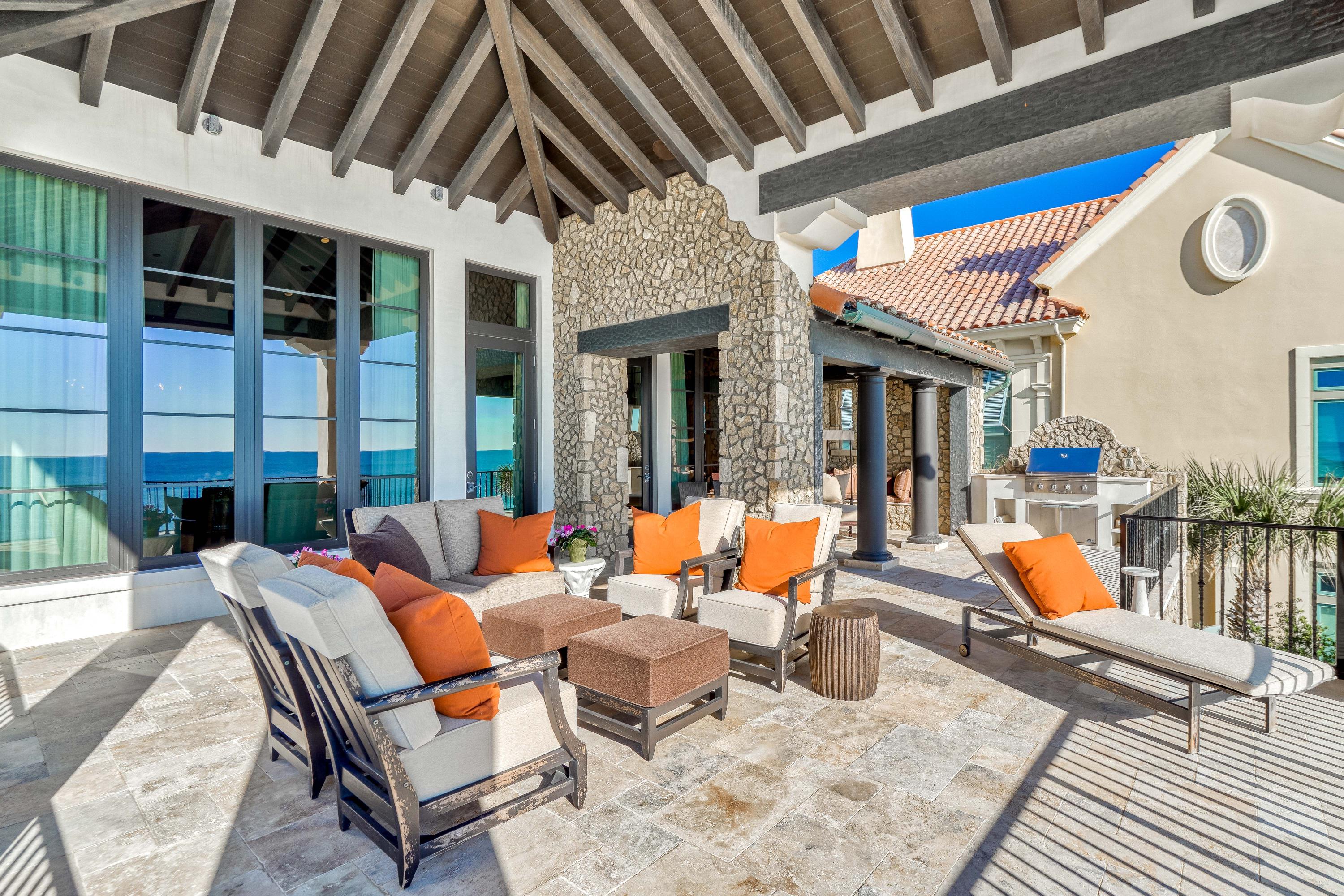 PARADISE BY THE SEA - Residential