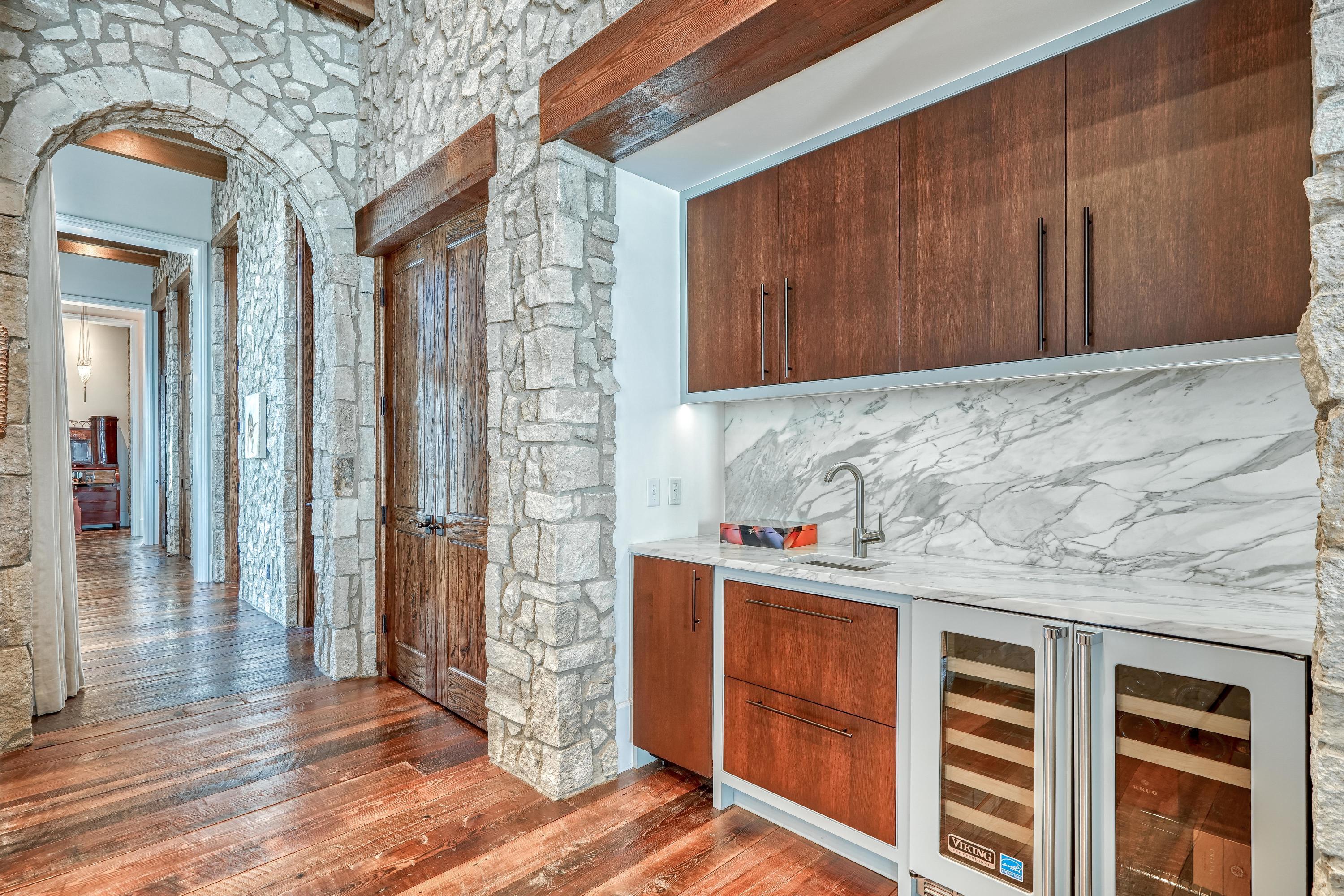 PARADISE BY THE SEA - Residential
