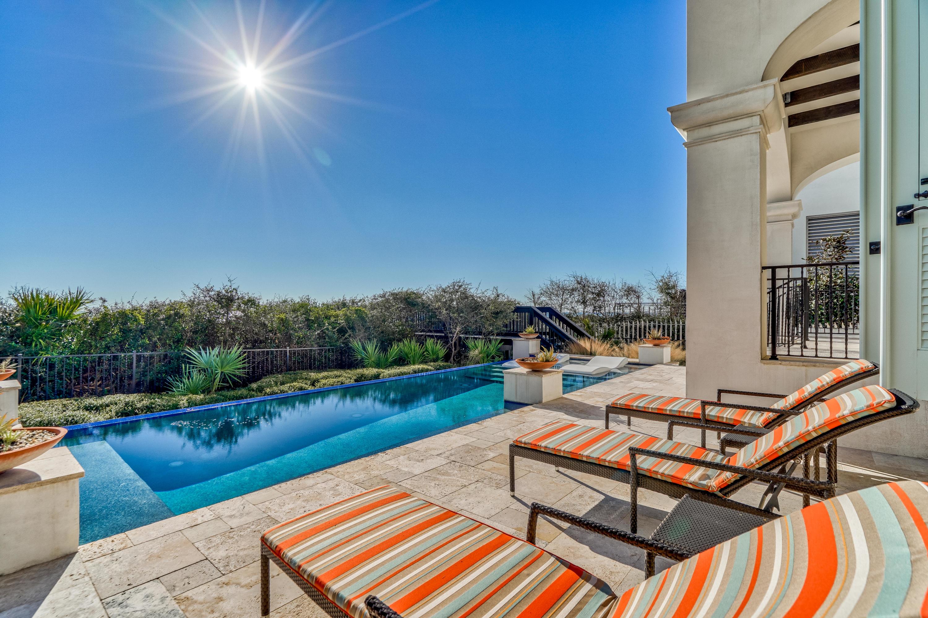 PARADISE BY THE SEA - Residential