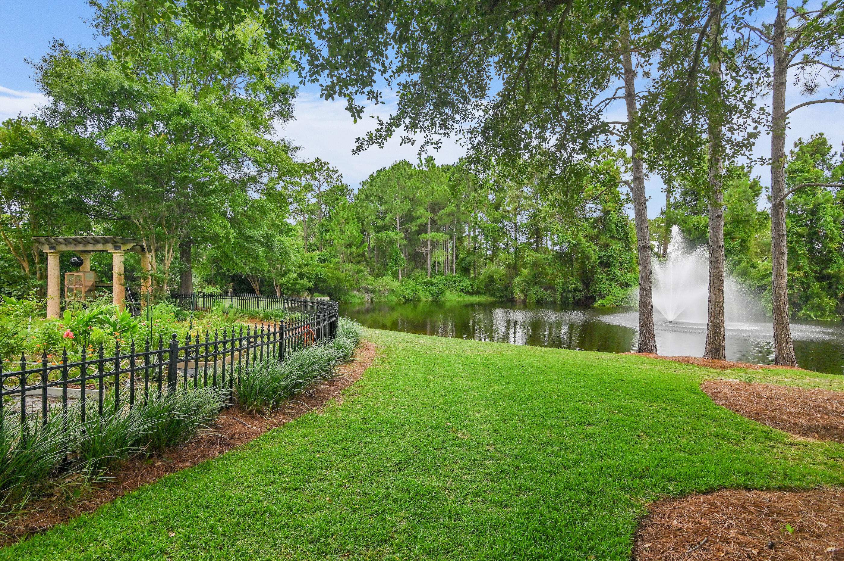 ONE WATER PLACE AT KELLY PLANTATION - Residential