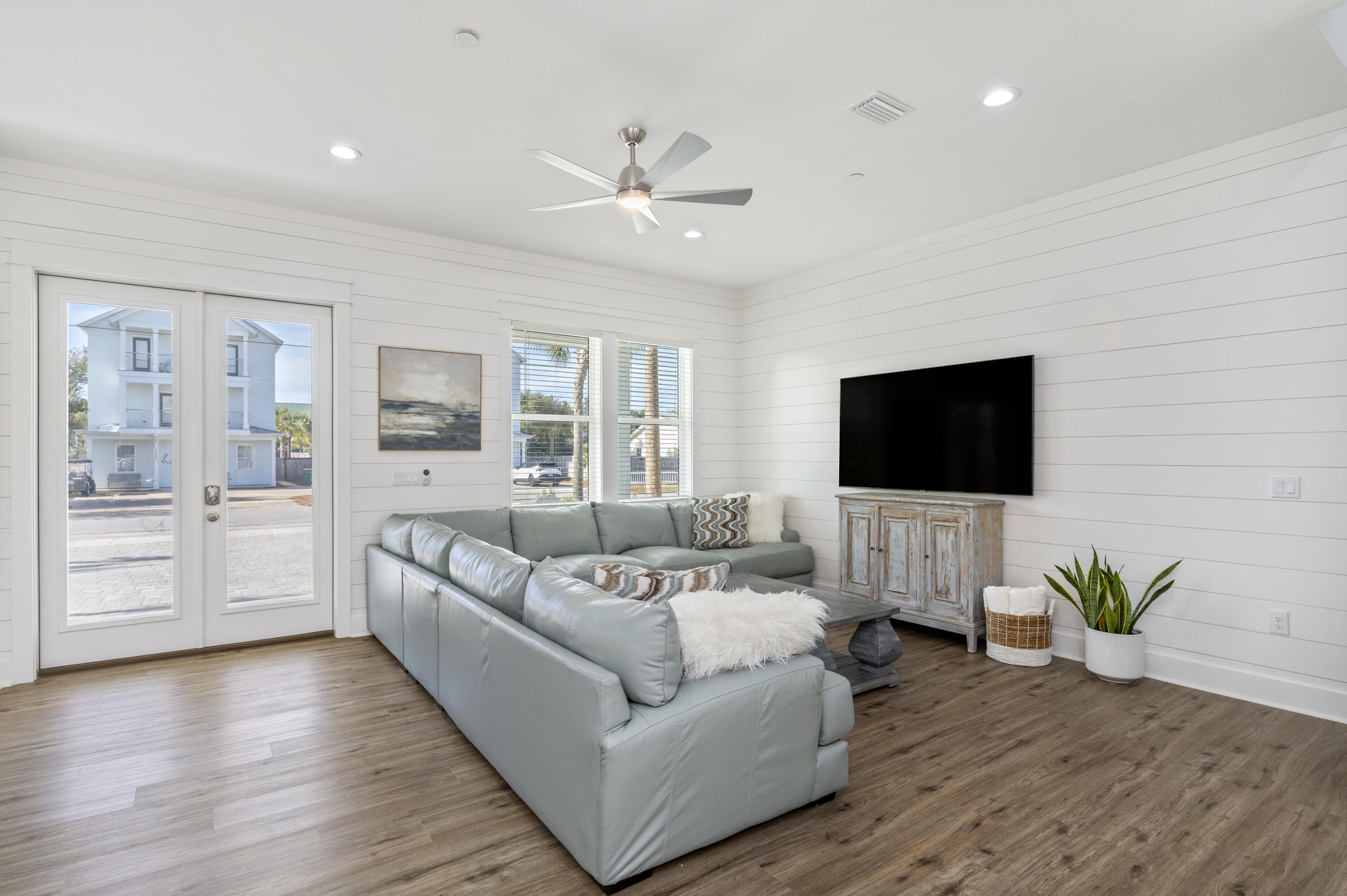 CRYSTAL BEACH - Residential