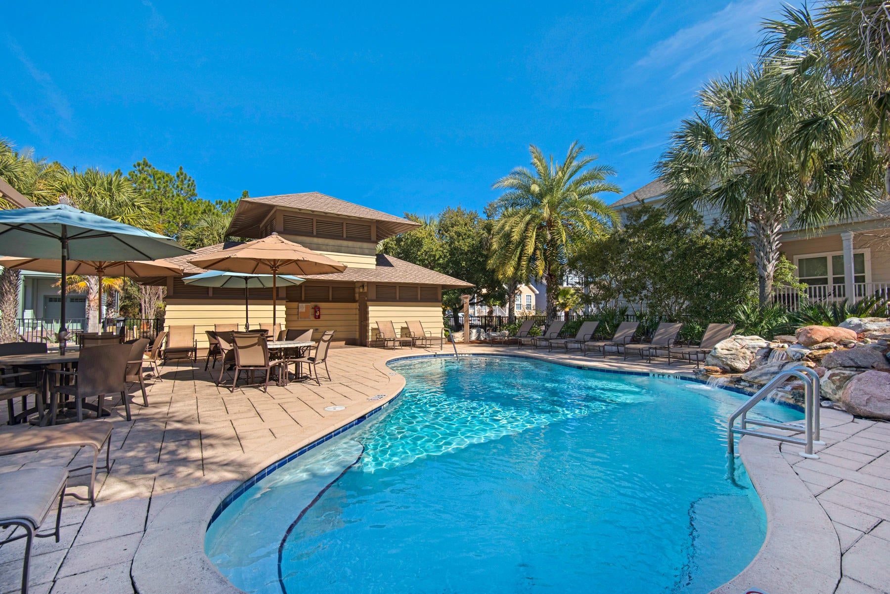 SANTA ROSA GOLF VILLAS - Residential