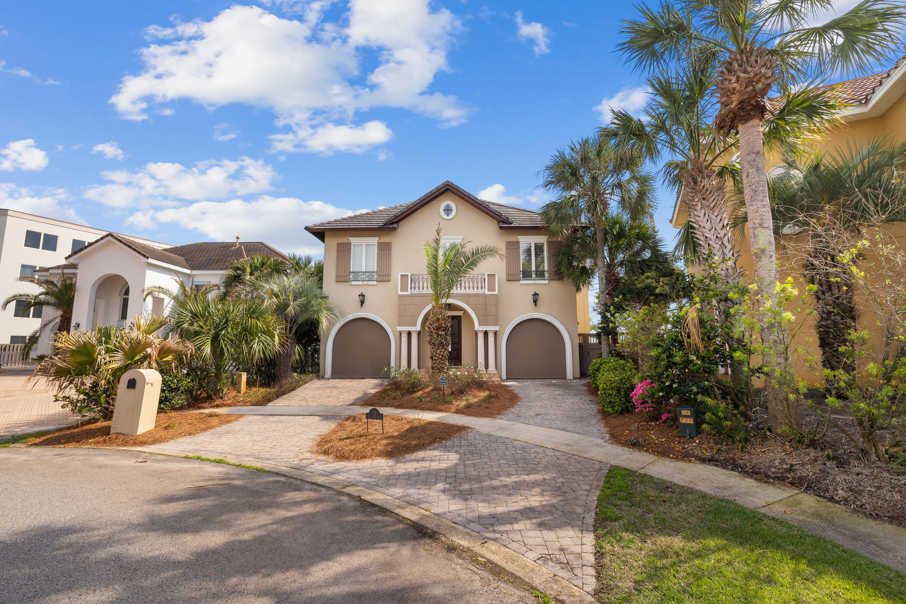 AVALON BEACH ESTATES - Residential