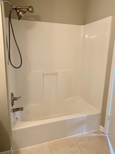 SADDLE CREEK - Residential Lease