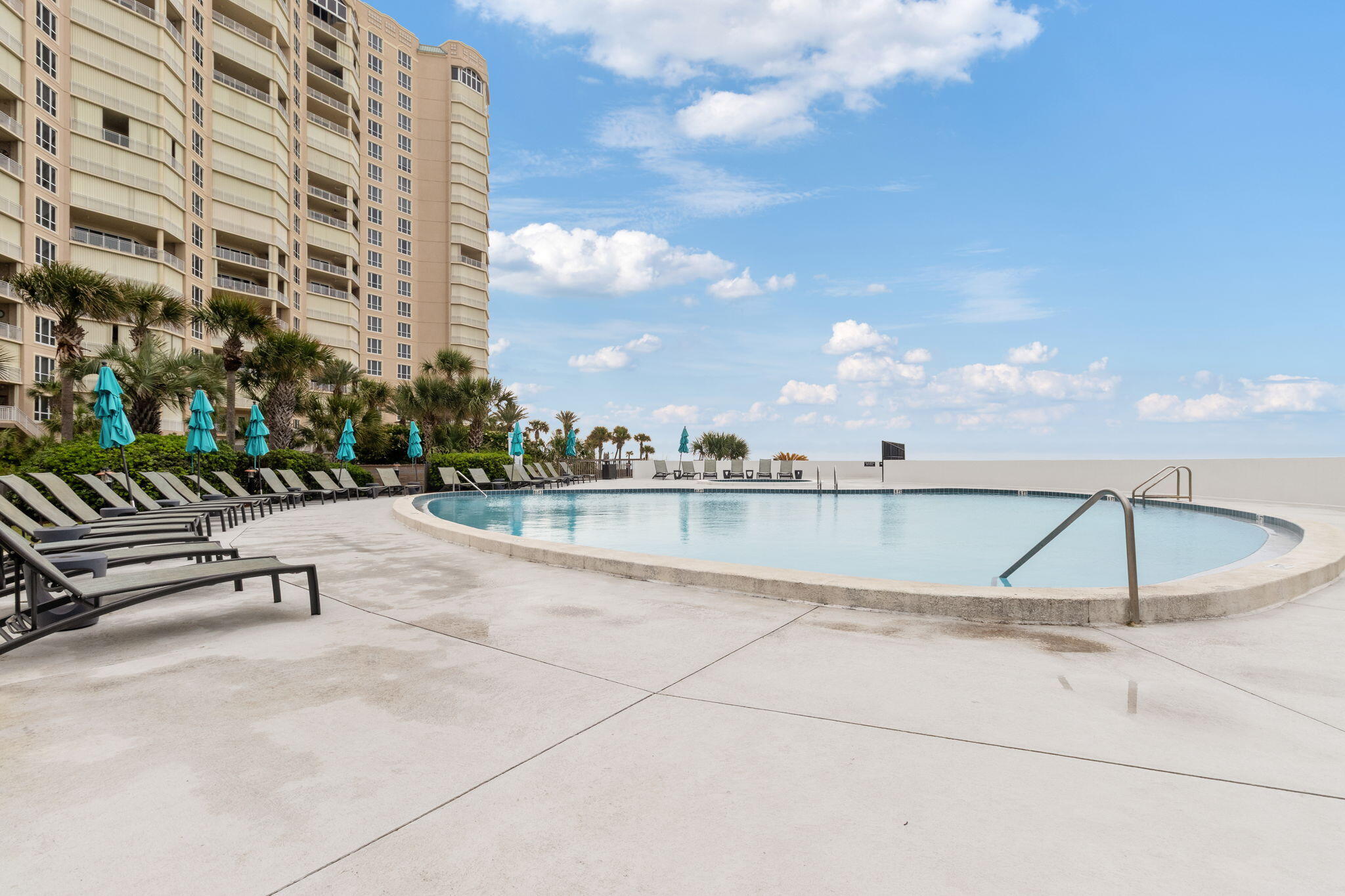 EDGEWATER BEACH - Residential