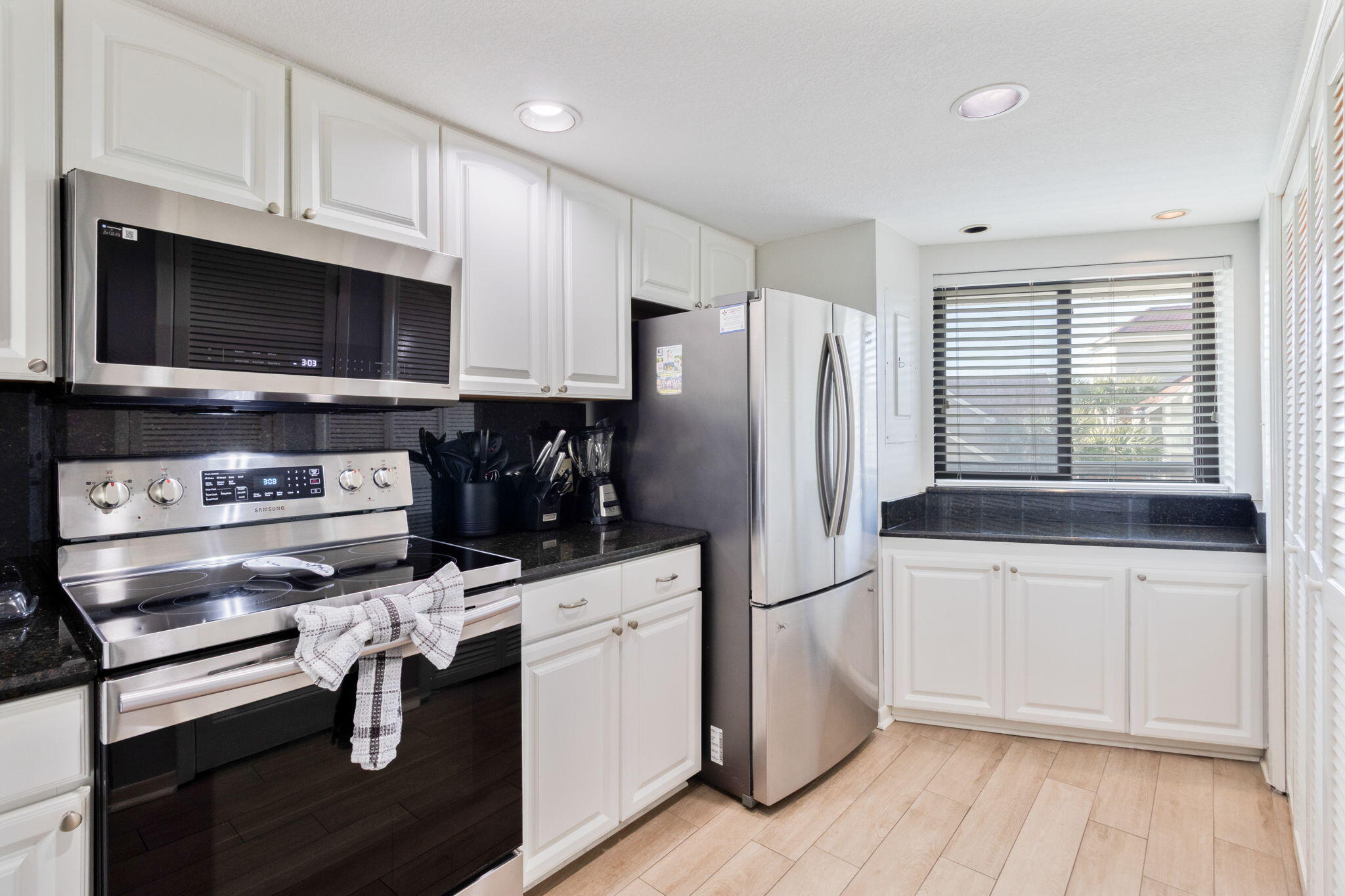 EDGEWATER BEACH - Residential