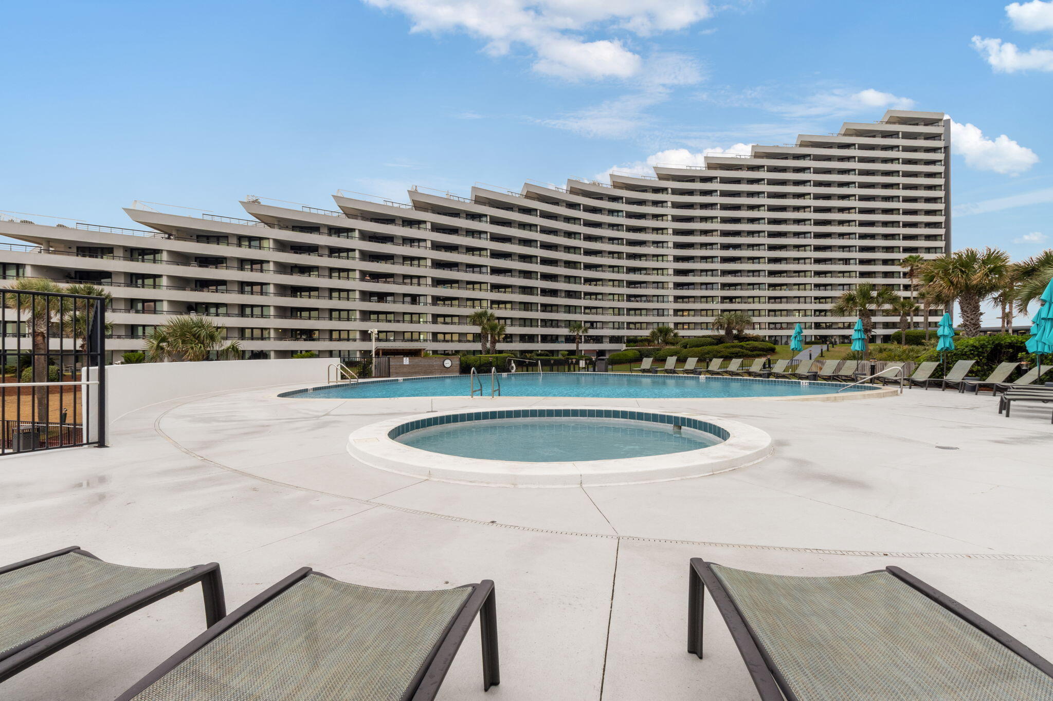 EDGEWATER BEACH - Residential