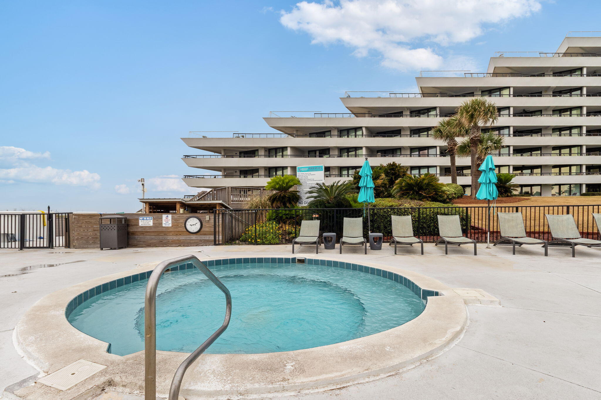 EDGEWATER BEACH - Residential