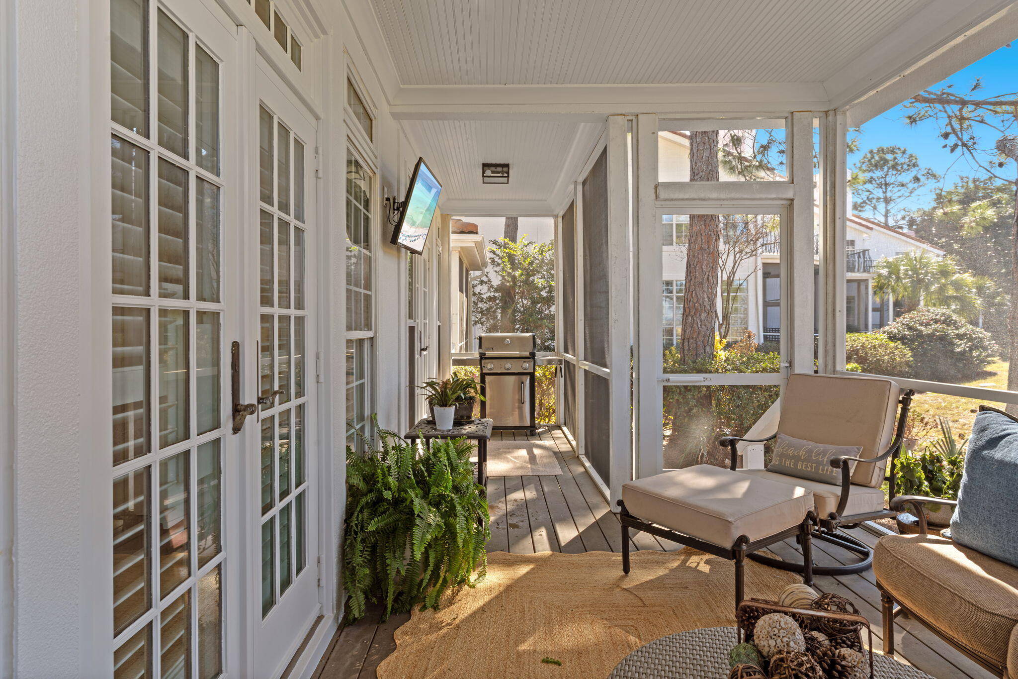 VANTAGE POINTE - Residential