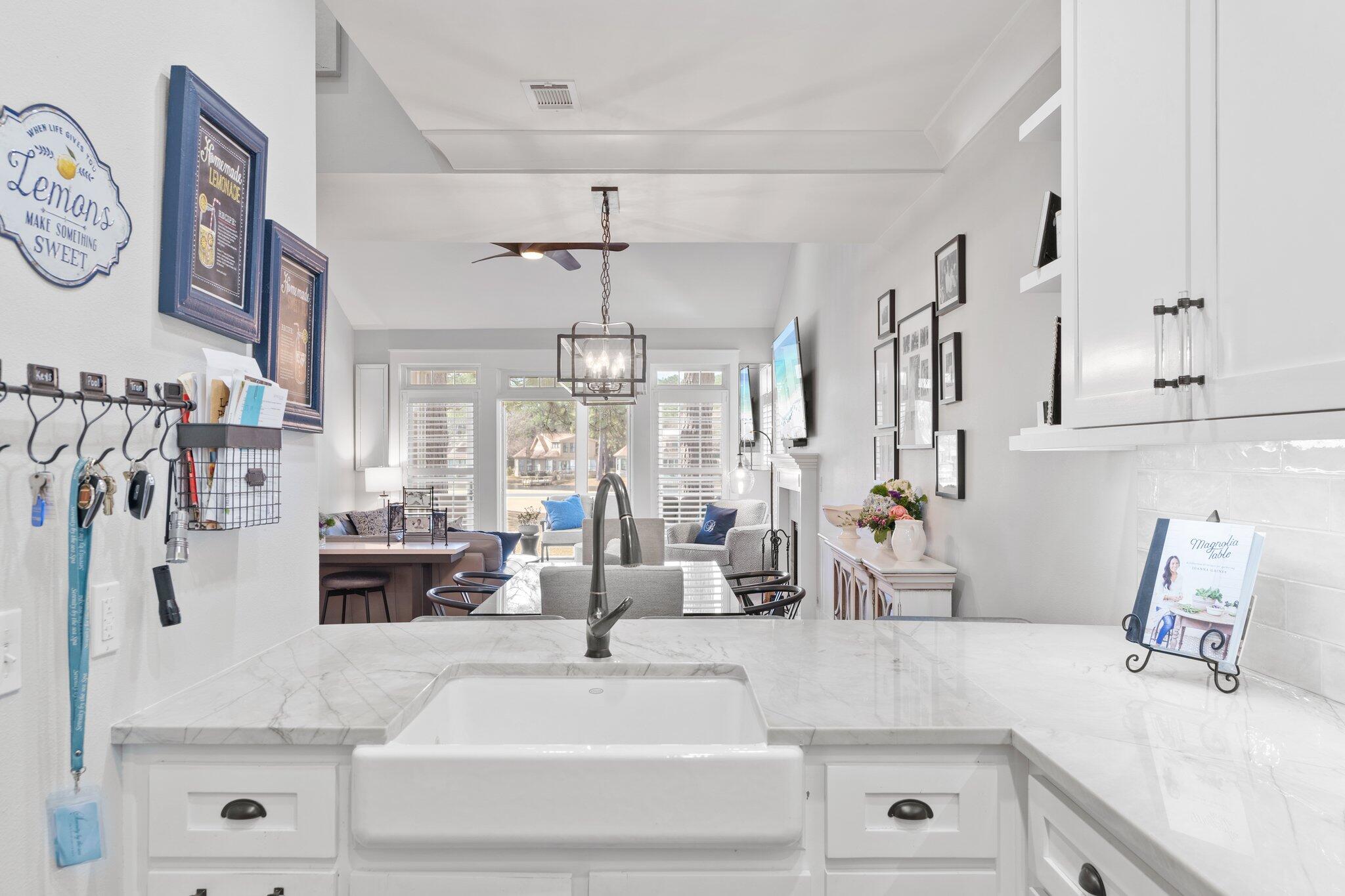 VANTAGE POINTE - Residential