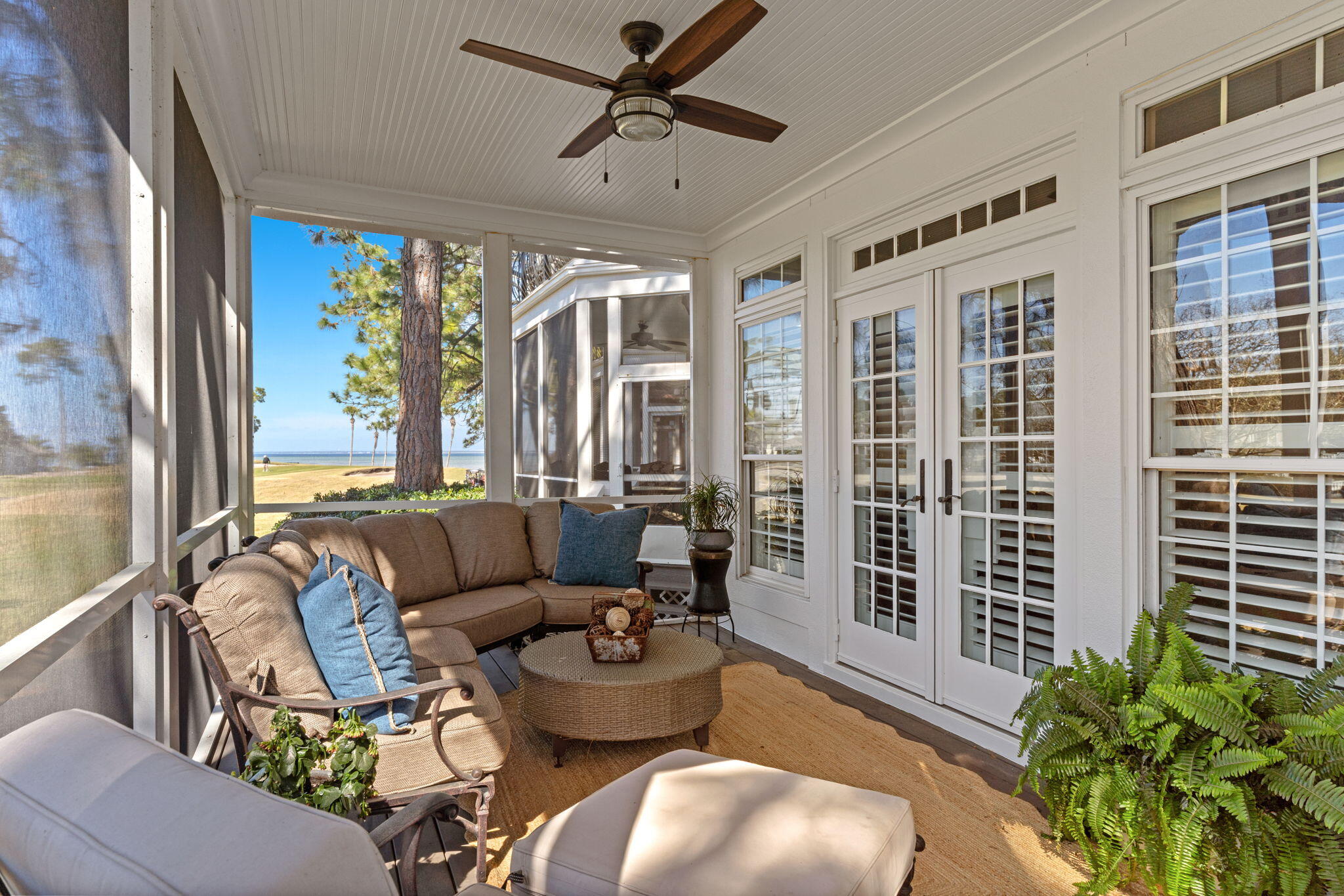 VANTAGE POINTE - Residential