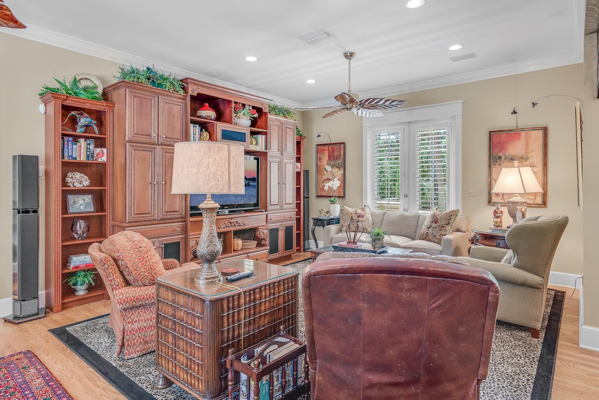 ISLAND GREEN - Residential