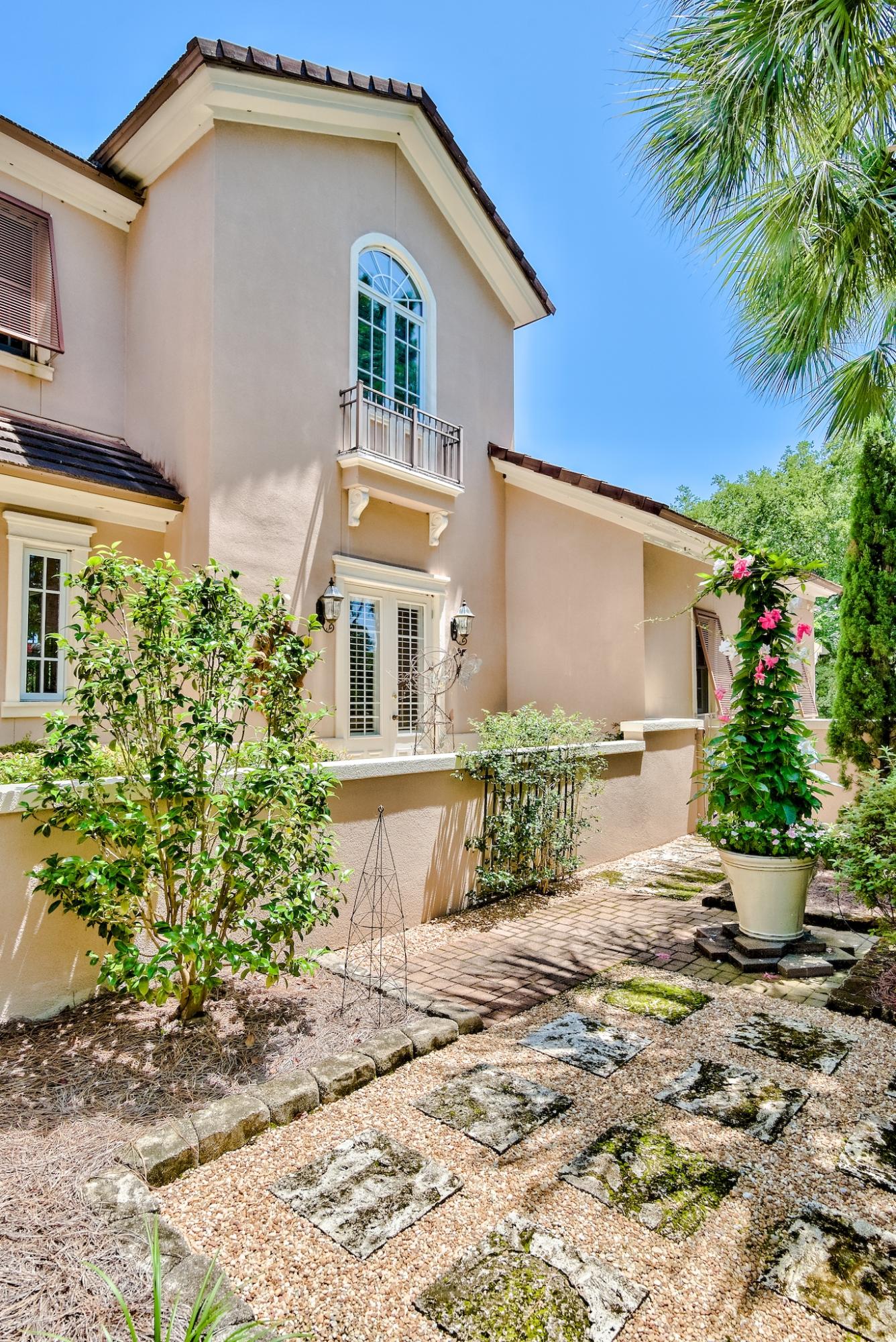 ISLAND GREEN - Residential