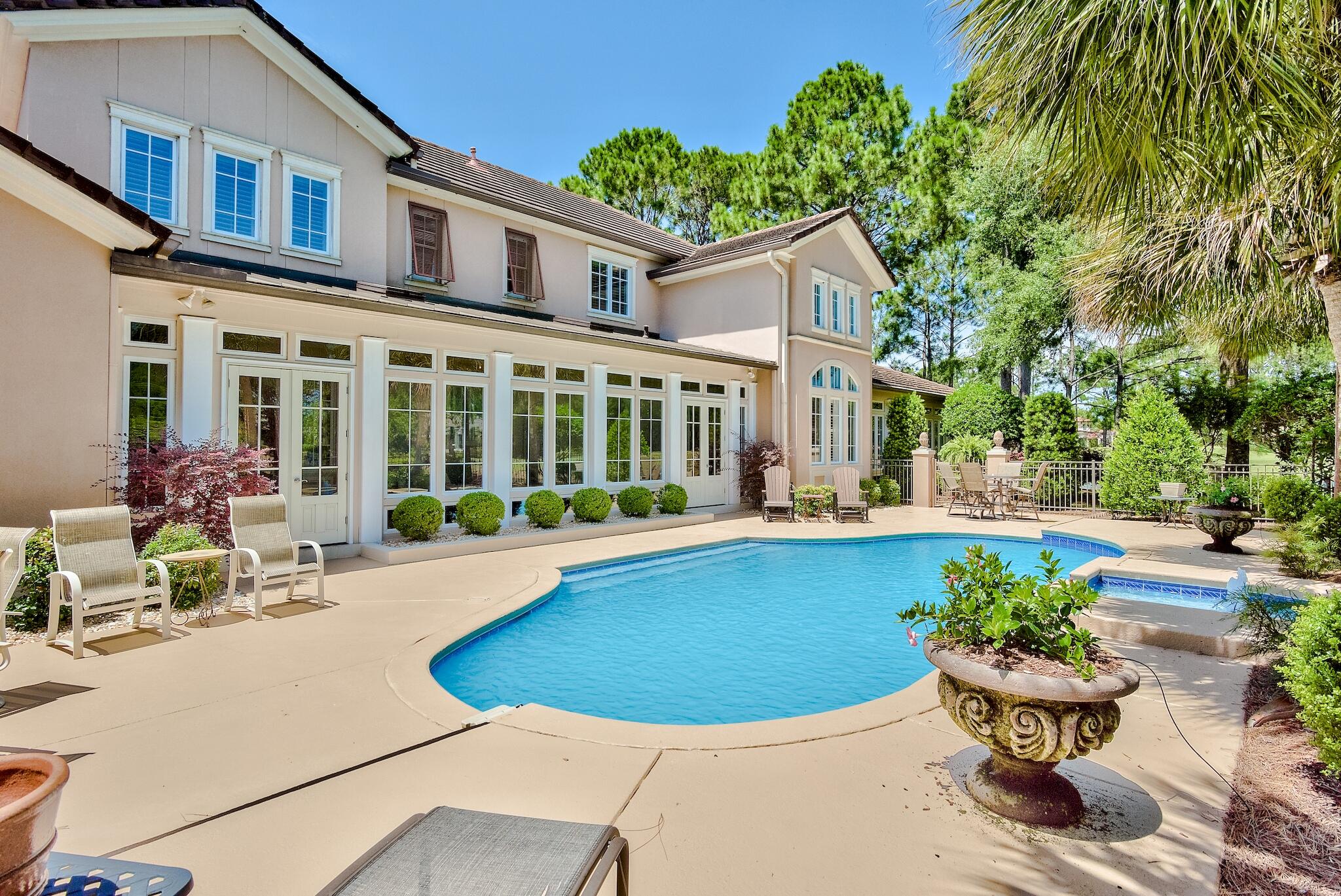 ISLAND GREEN - Residential