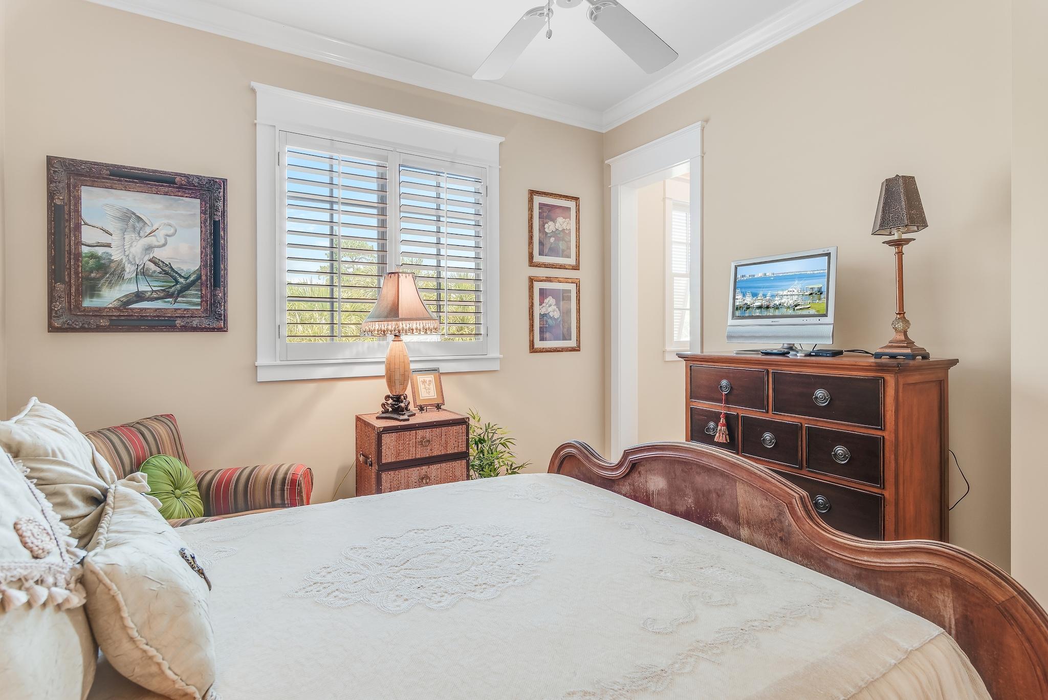 ISLAND GREEN - Residential