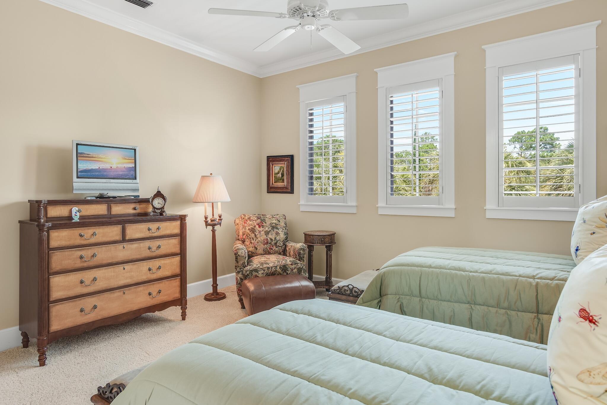 ISLAND GREEN - Residential