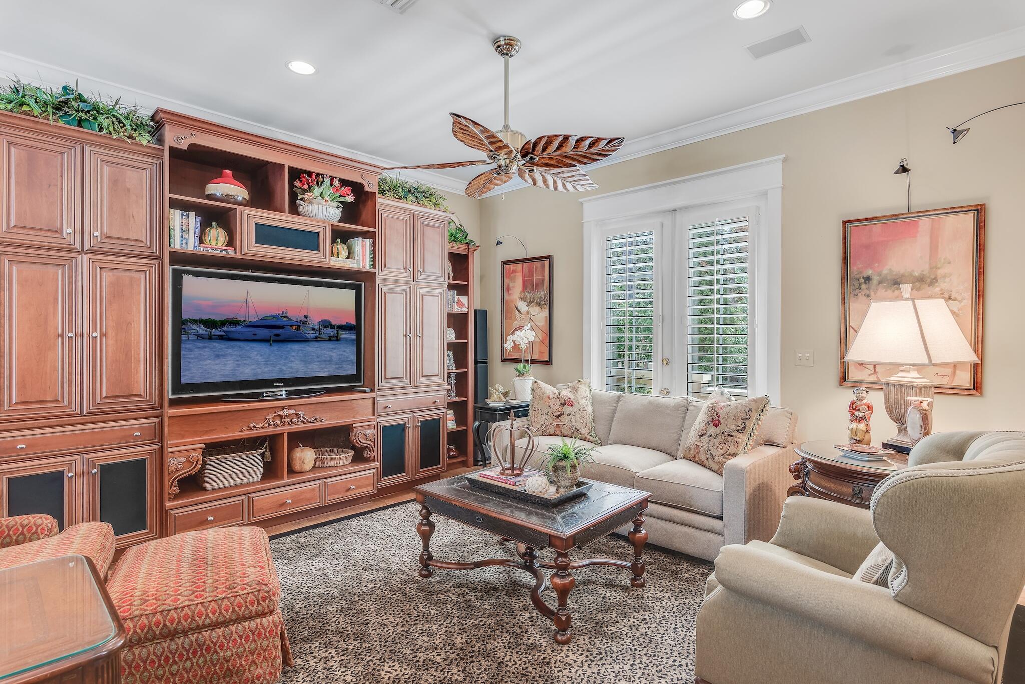 ISLAND GREEN - Residential