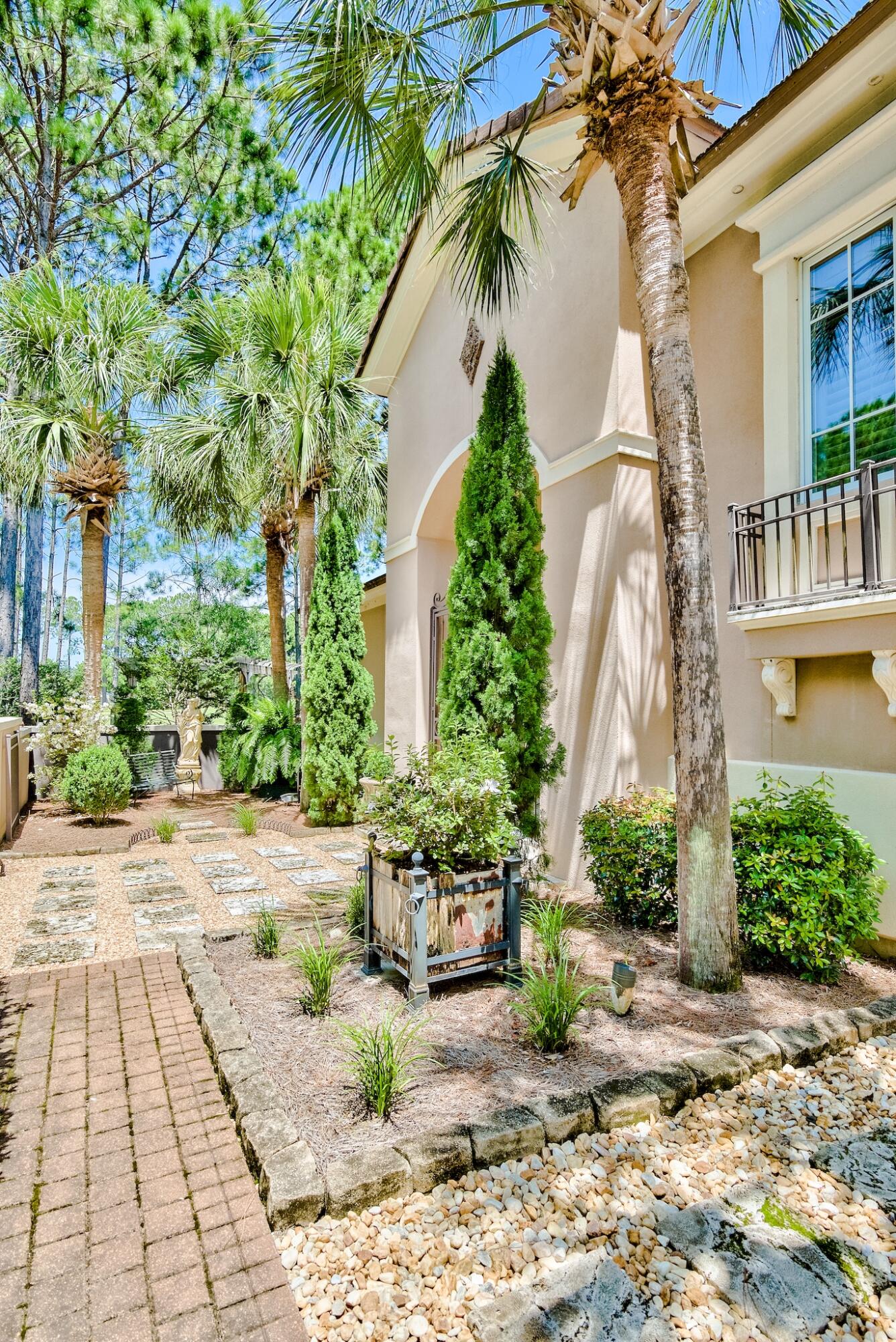 ISLAND GREEN - Residential