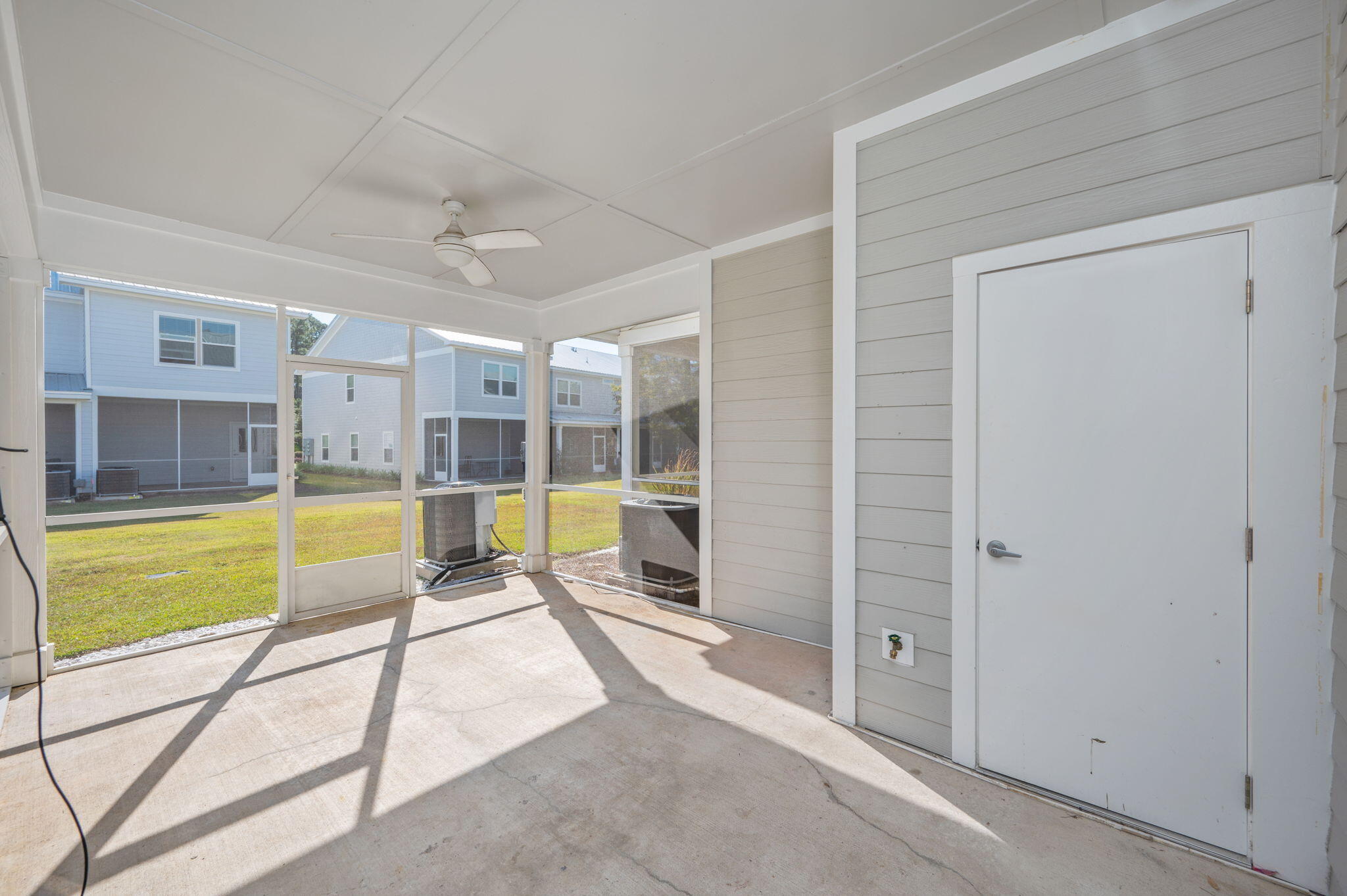 VERANDAS OF FREEPORT, THE - Residential Lease