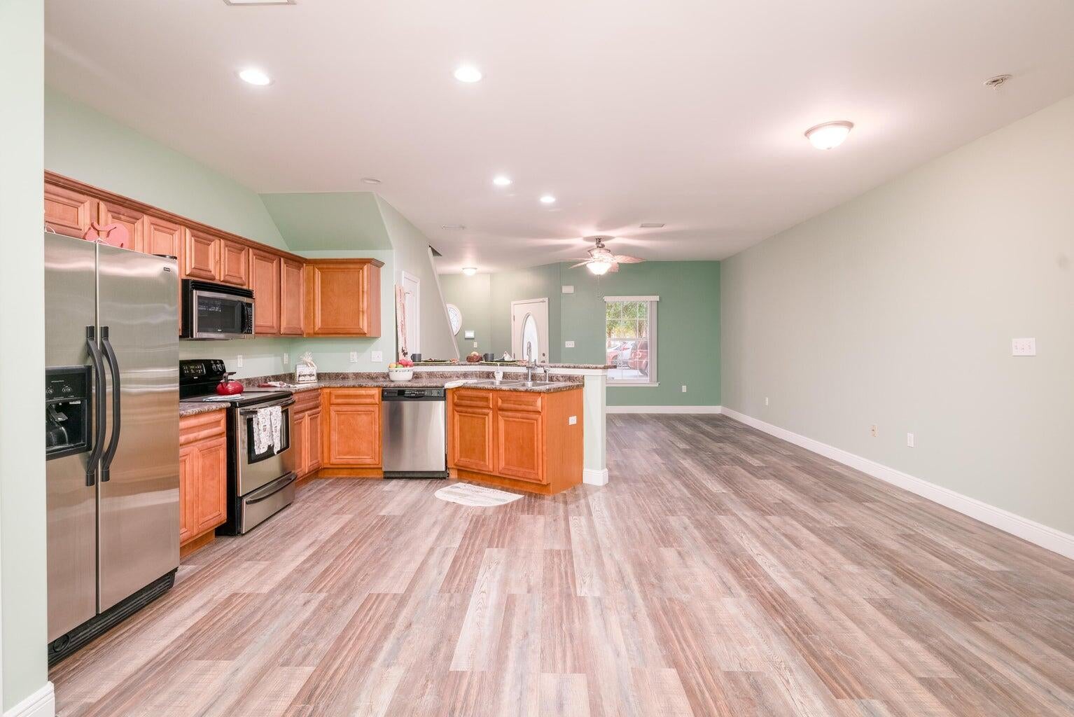 FAIRVIEW DRIVE TOWNHOMES - Residential Lease