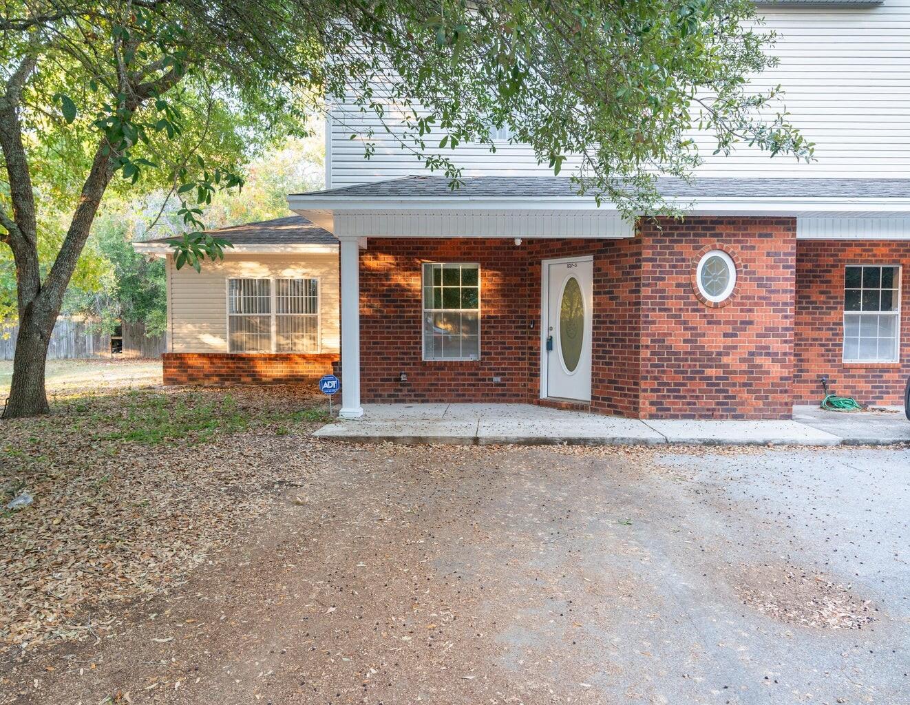 FAIRVIEW DRIVE TOWNHOMES - Residential Lease