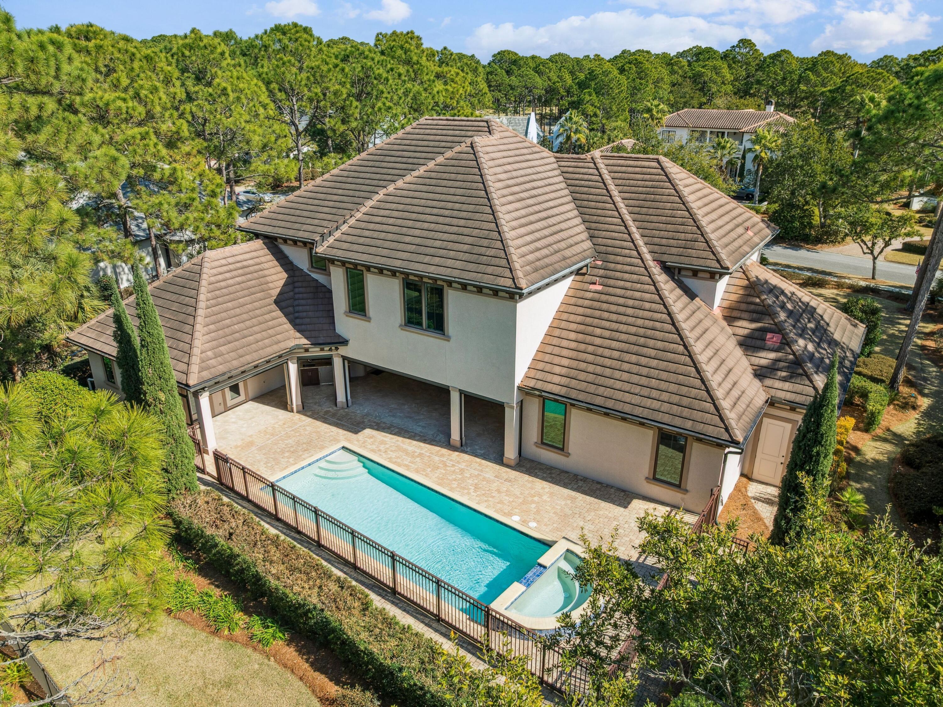 BURNT PINE - Residential