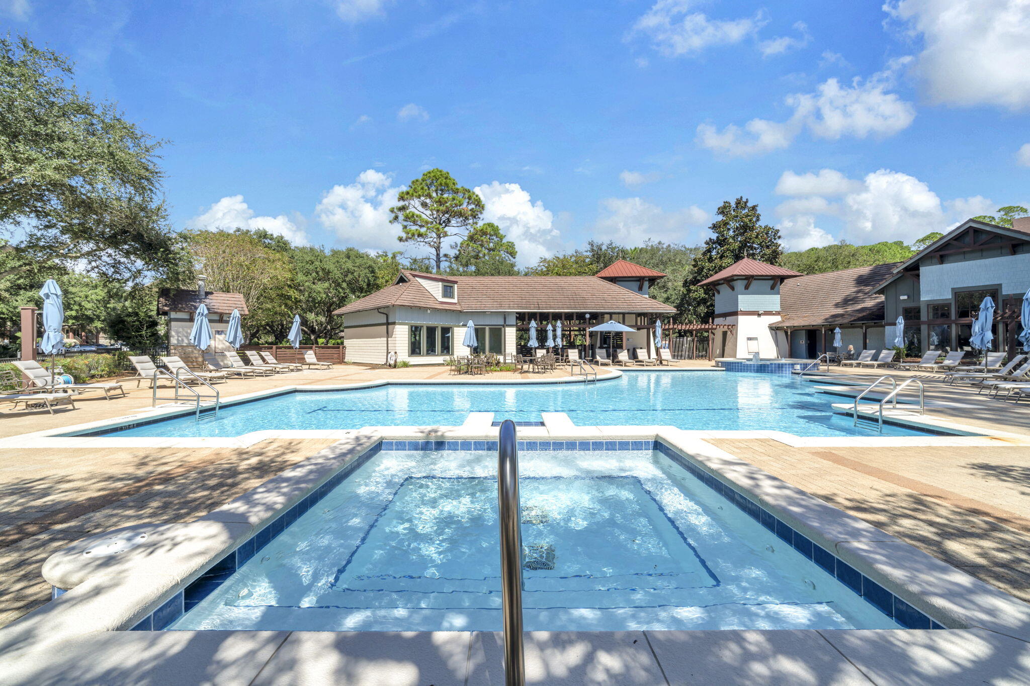WILD HERON LAKESIDE LODGE - Residential