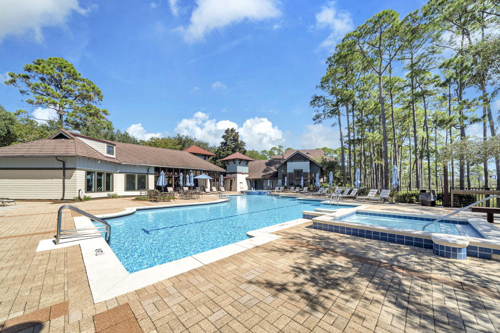 WILD HERON LAKESIDE LODGE - Residential