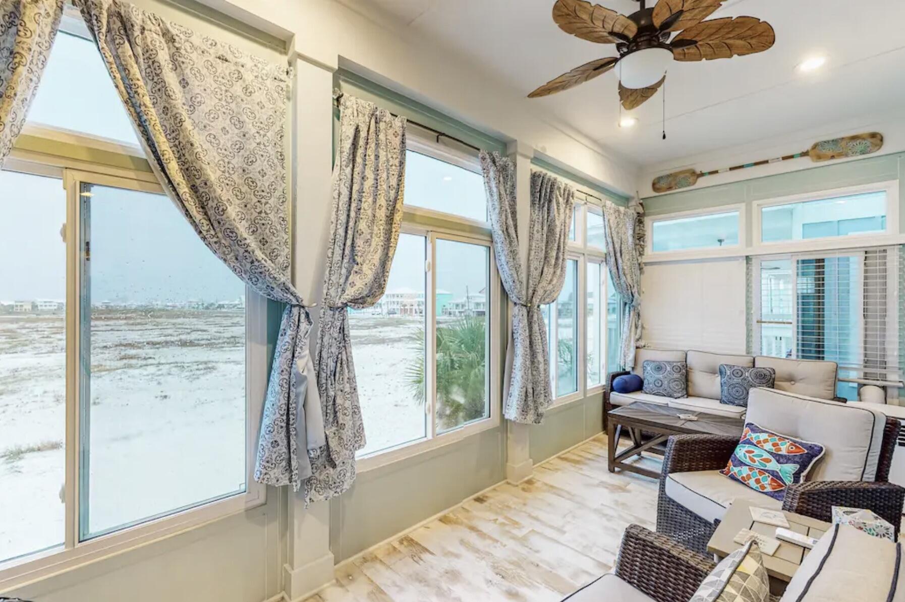 BY THE SEA - Residential