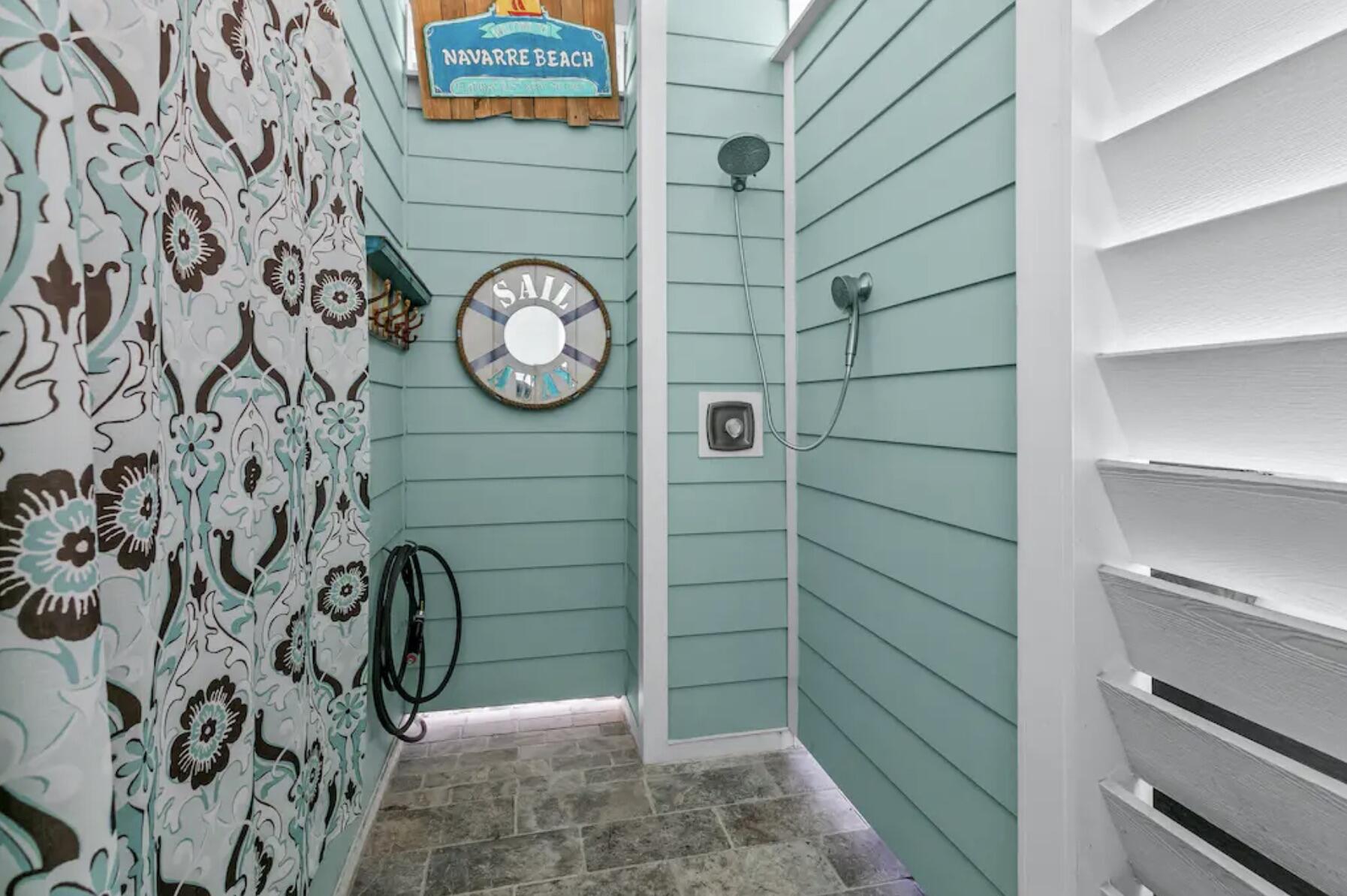 BY THE SEA - Residential
