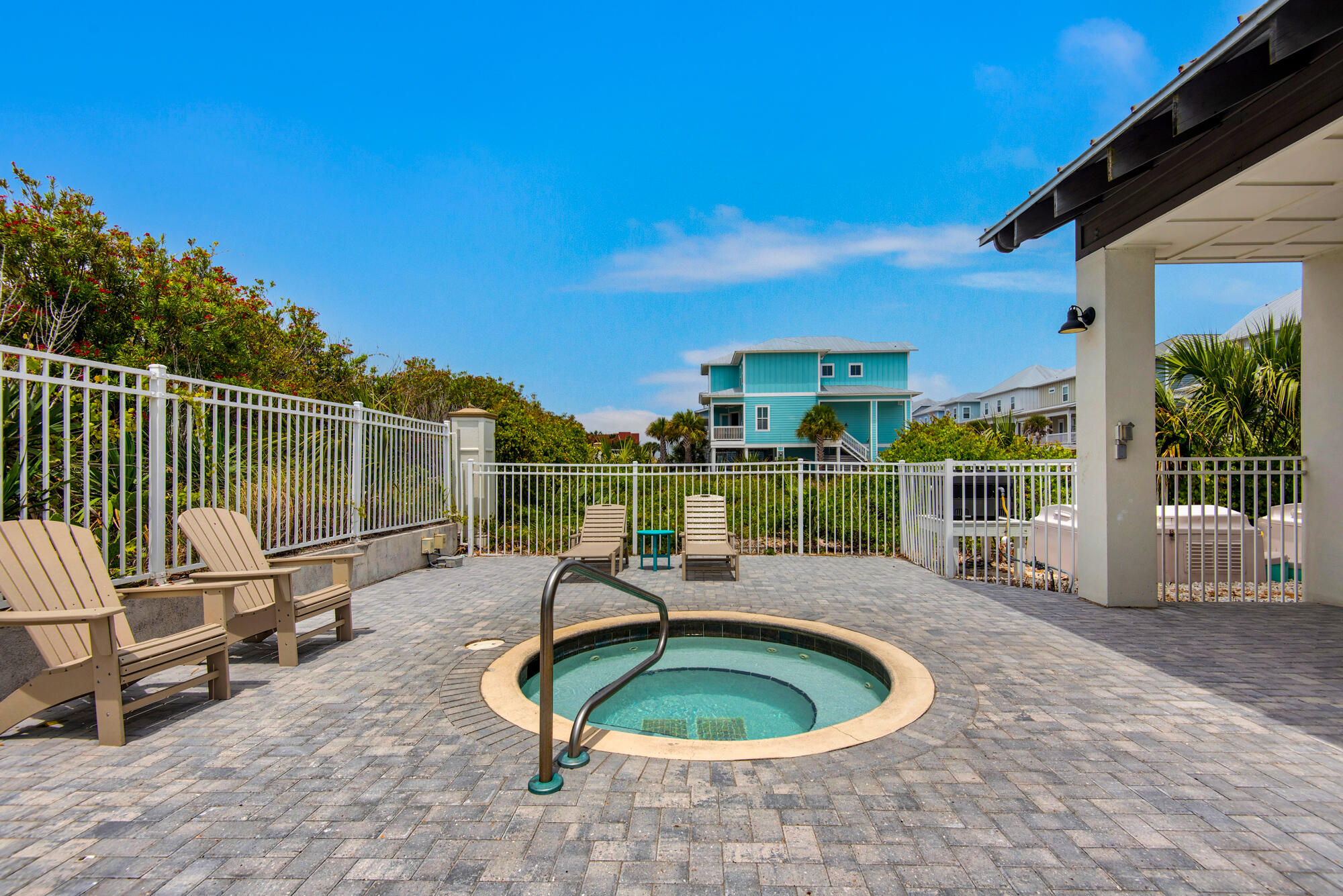 BY THE SEA - Residential