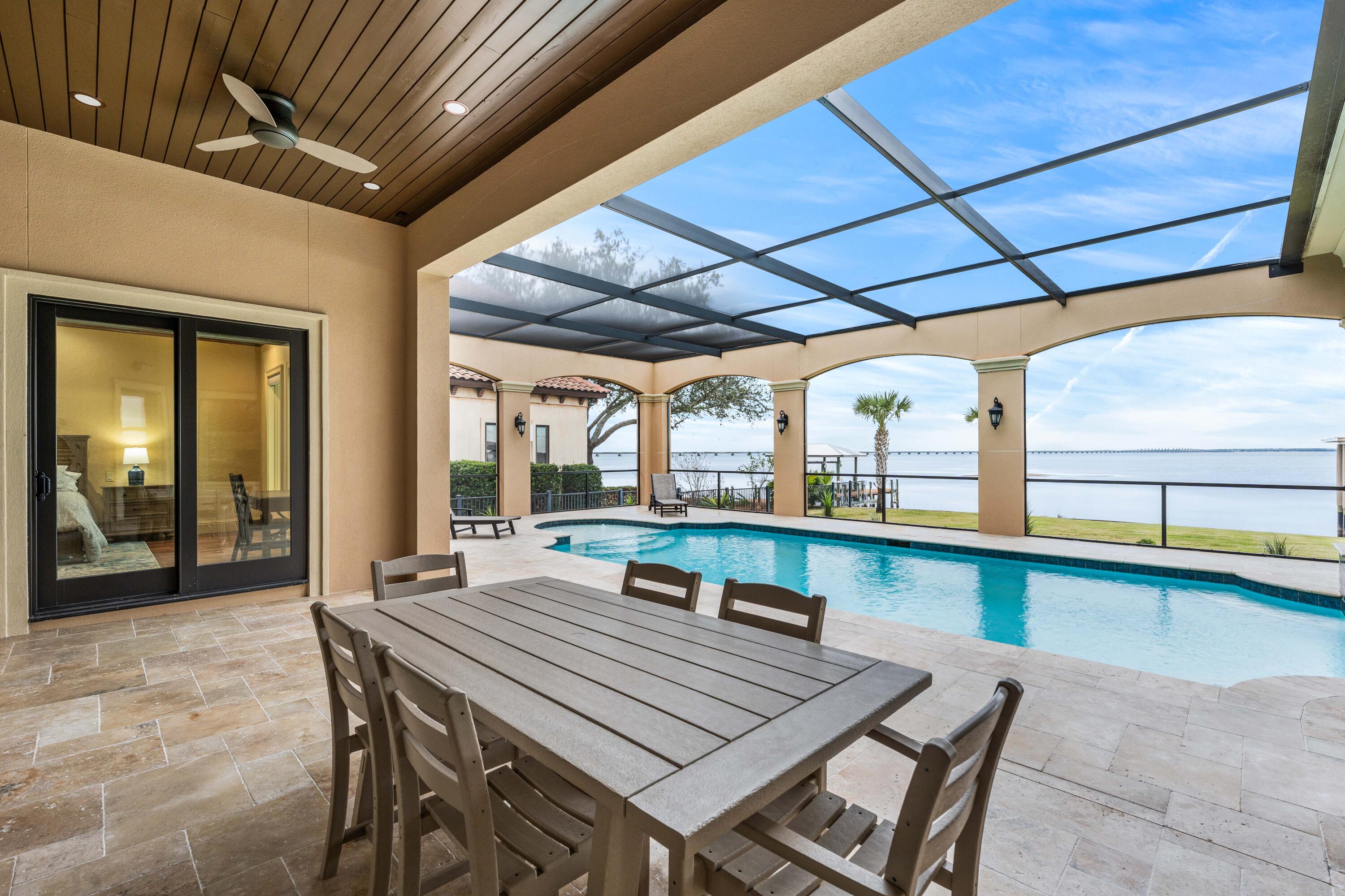 REGATTA BAY - Residential