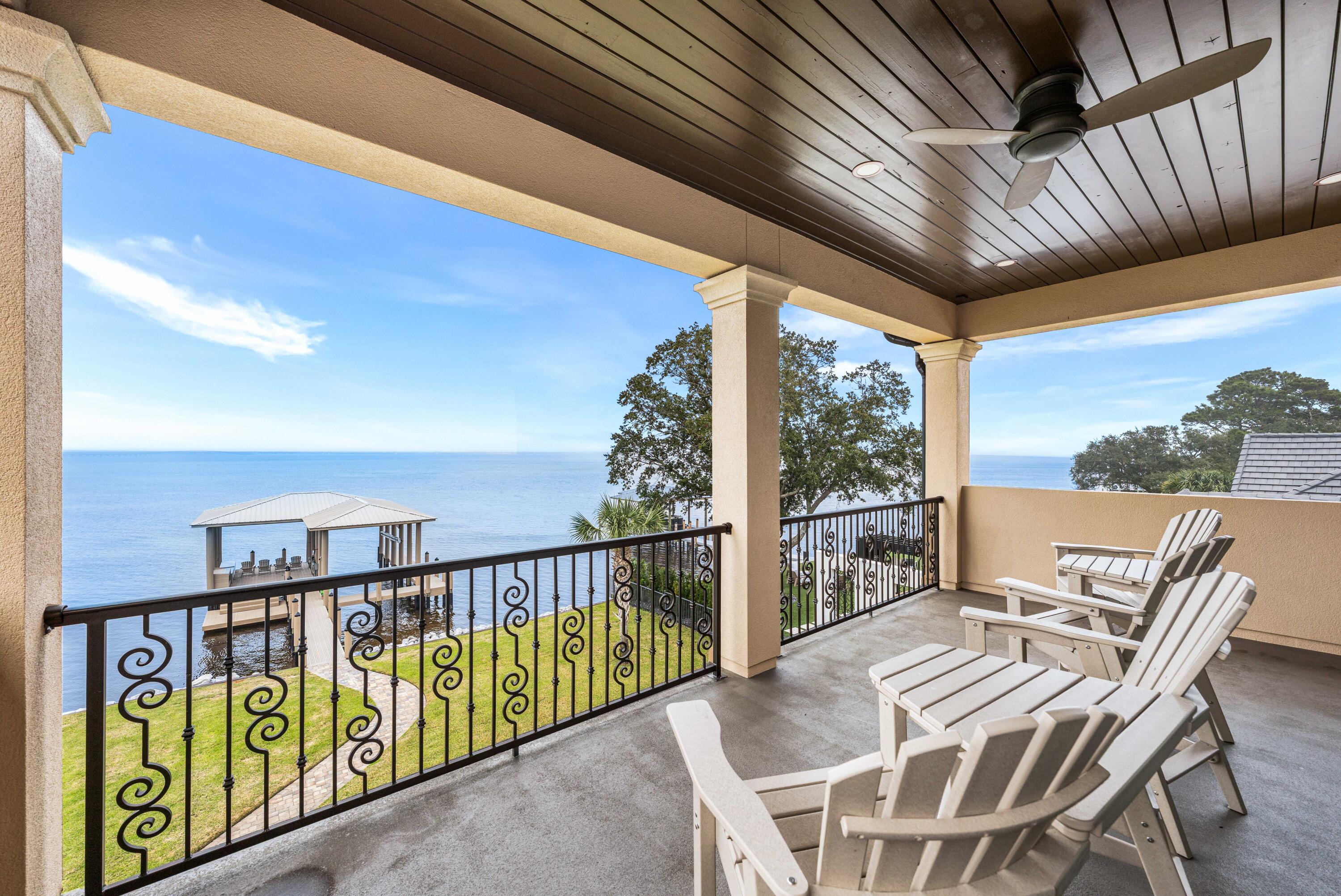 REGATTA BAY - Residential