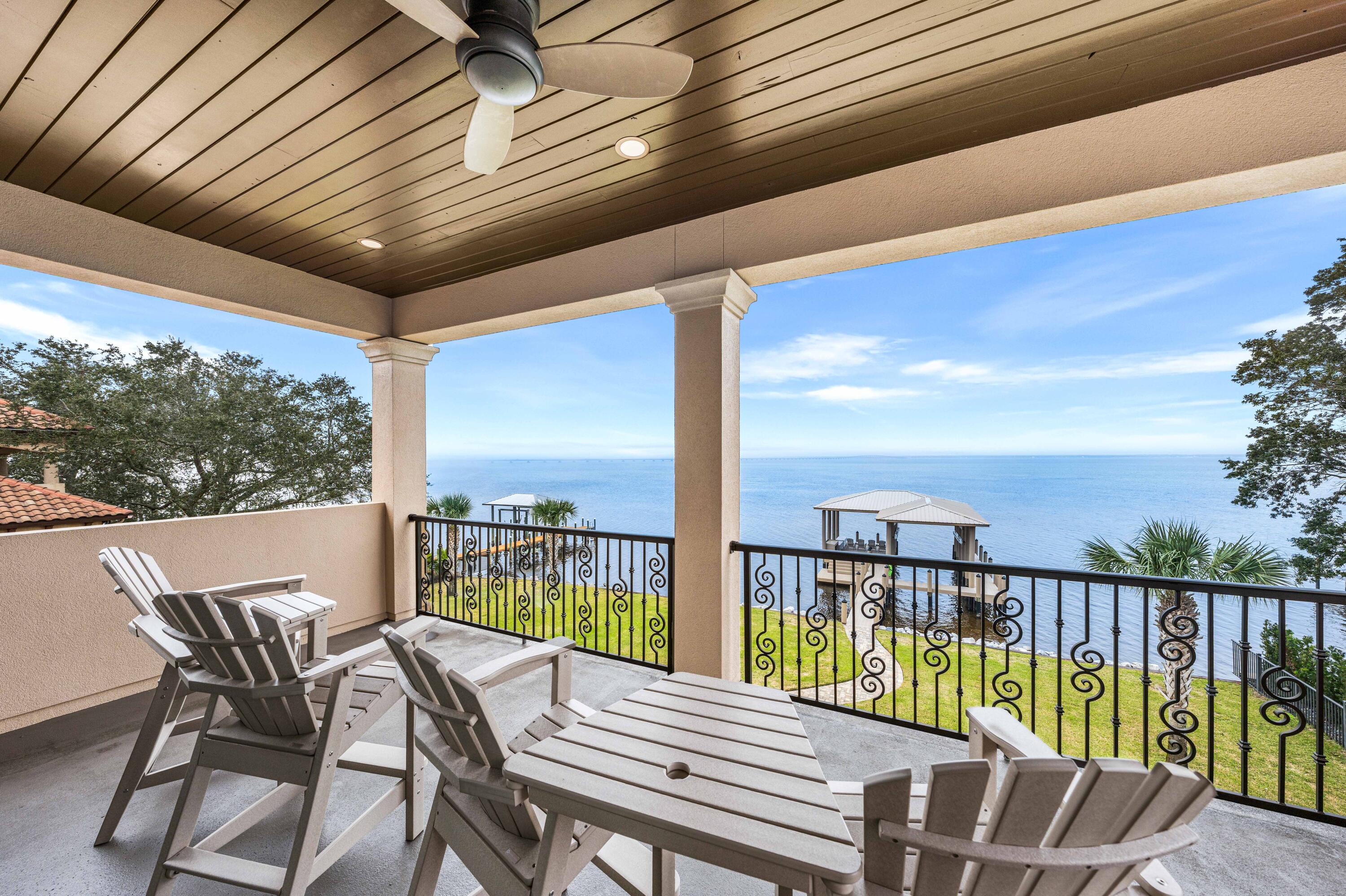 REGATTA BAY - Residential