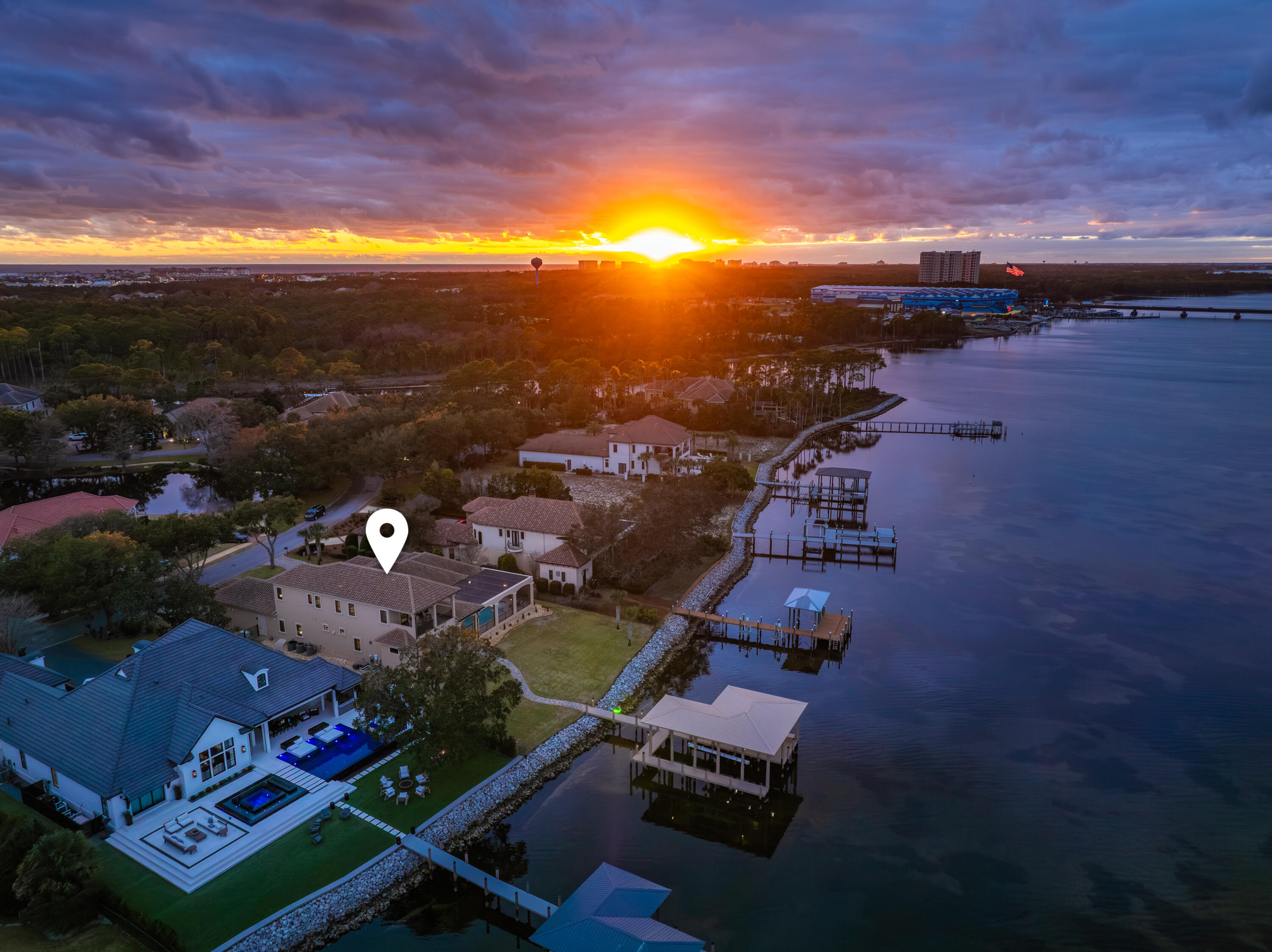 REGATTA BAY - Residential