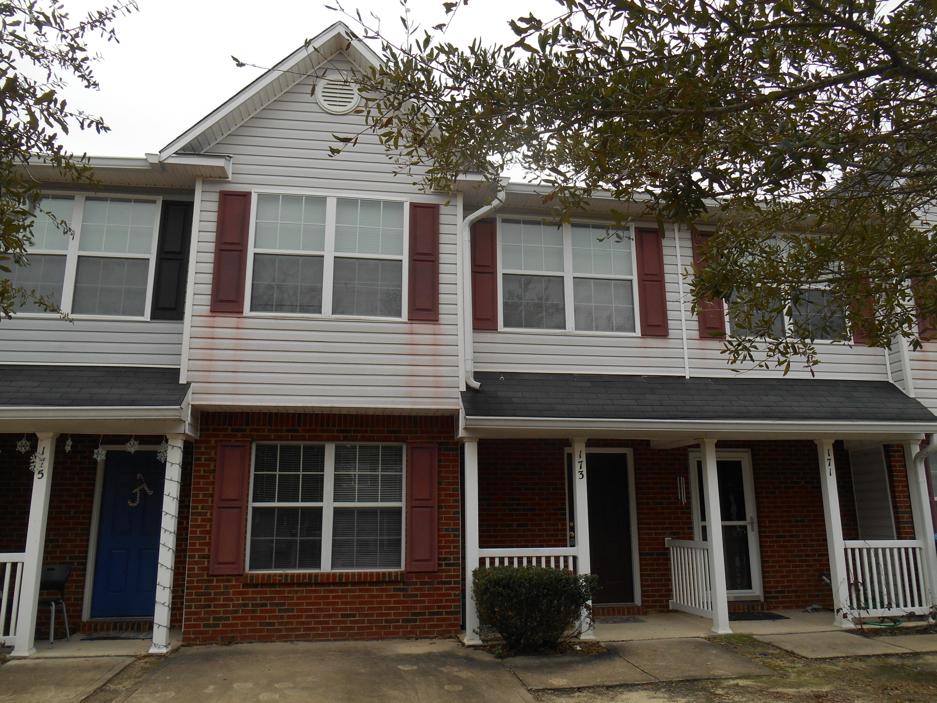ROLLING PINES - Residential Lease