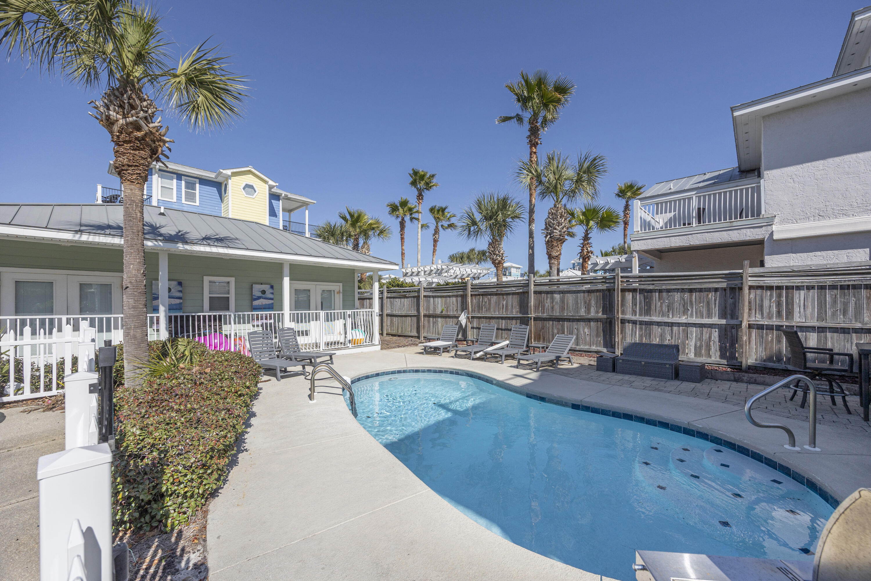 CRYSTAL BEACH - Residential