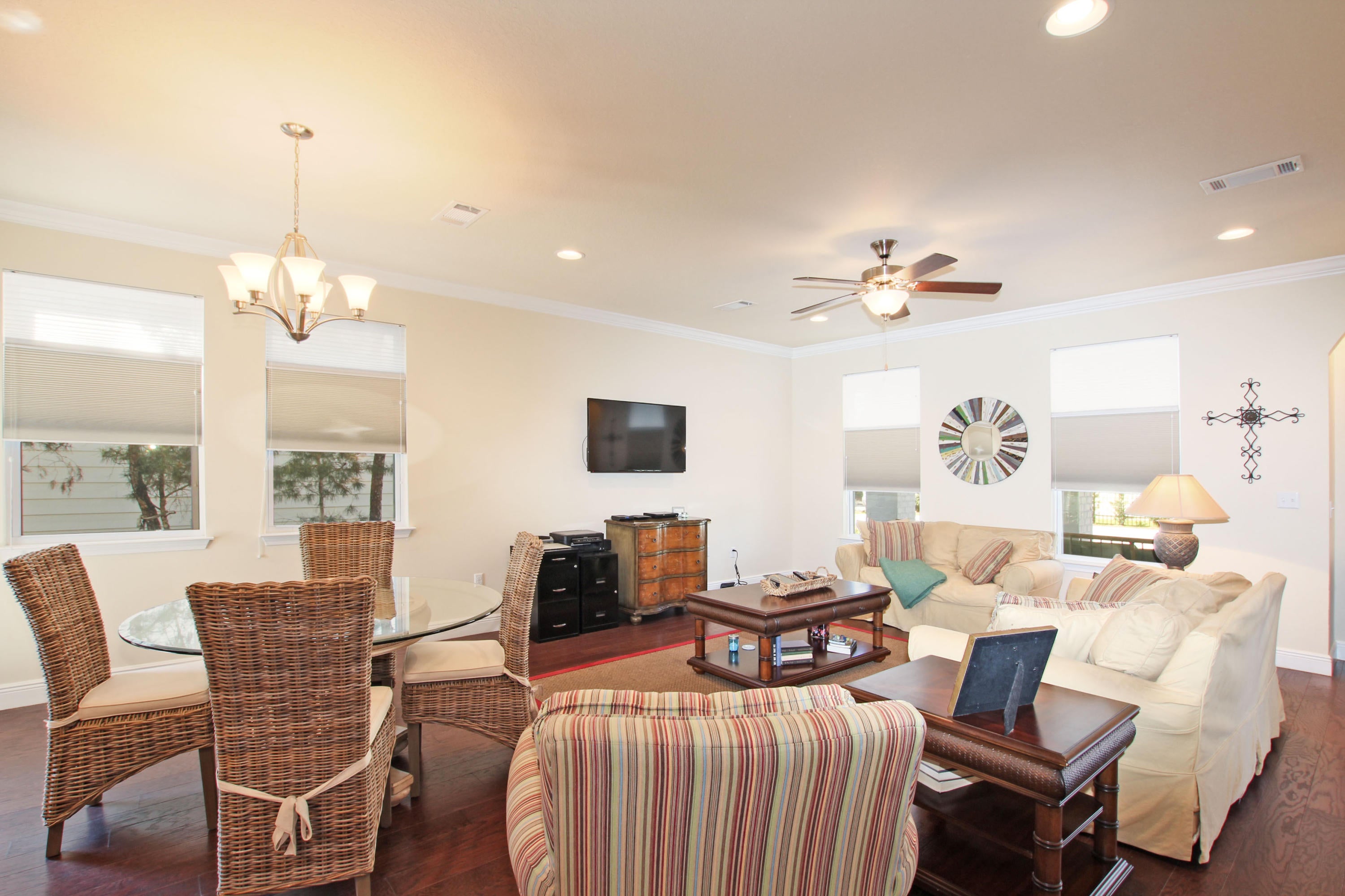 PINEWOOD PRESERVE - Residential