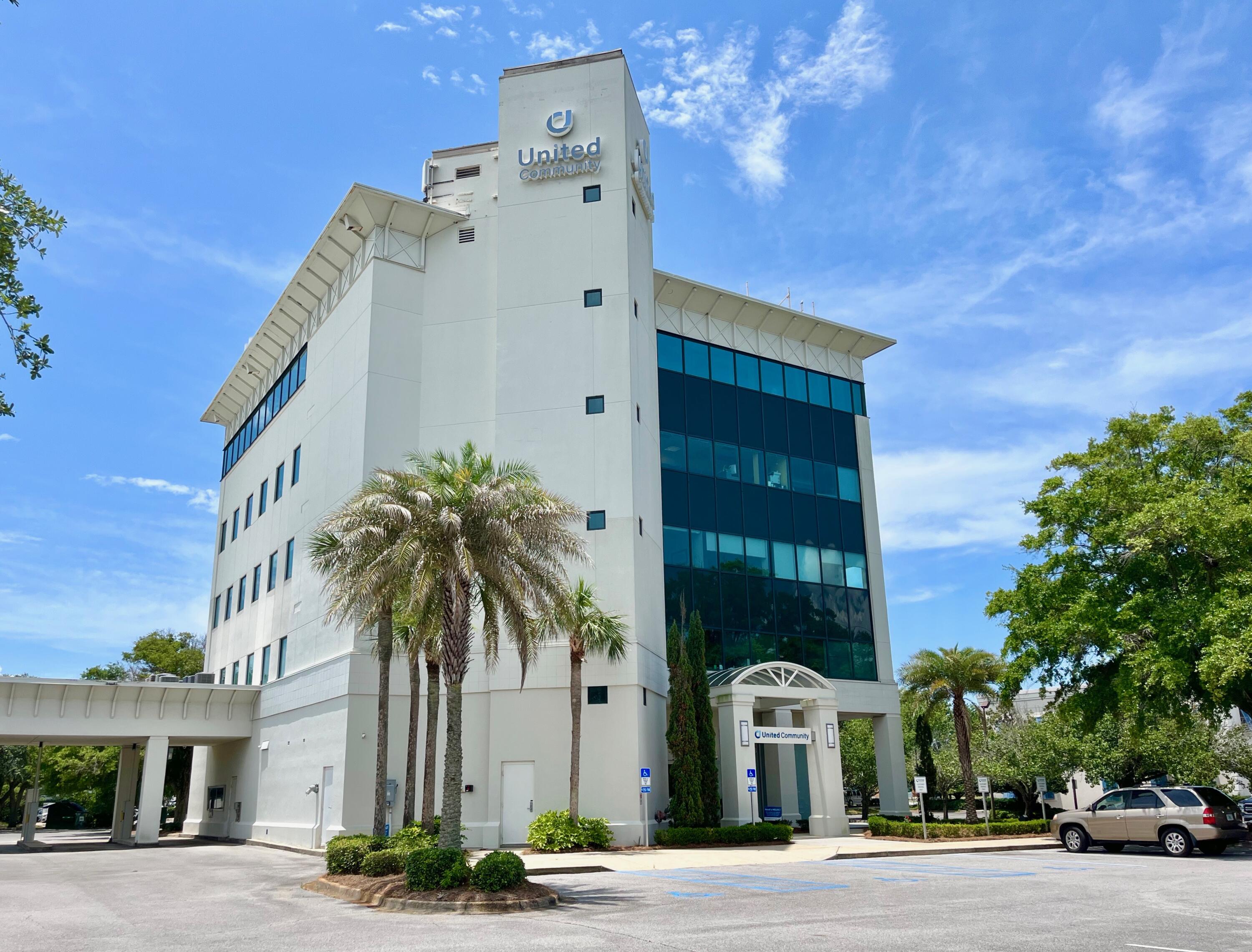 Professional office options located on the 2nd Floor of this 5 story prominent office building located in
East Destin. This property has tremendous parking, excellent visibility, and amazing access.   This space is currently split into 2 separate spaces which can be leased together.   All tenants & guests enter the 5 story building through the ground floor lobby / foyer. Elevator access as well as internal stairwells provide easy access to all tenant spaces.