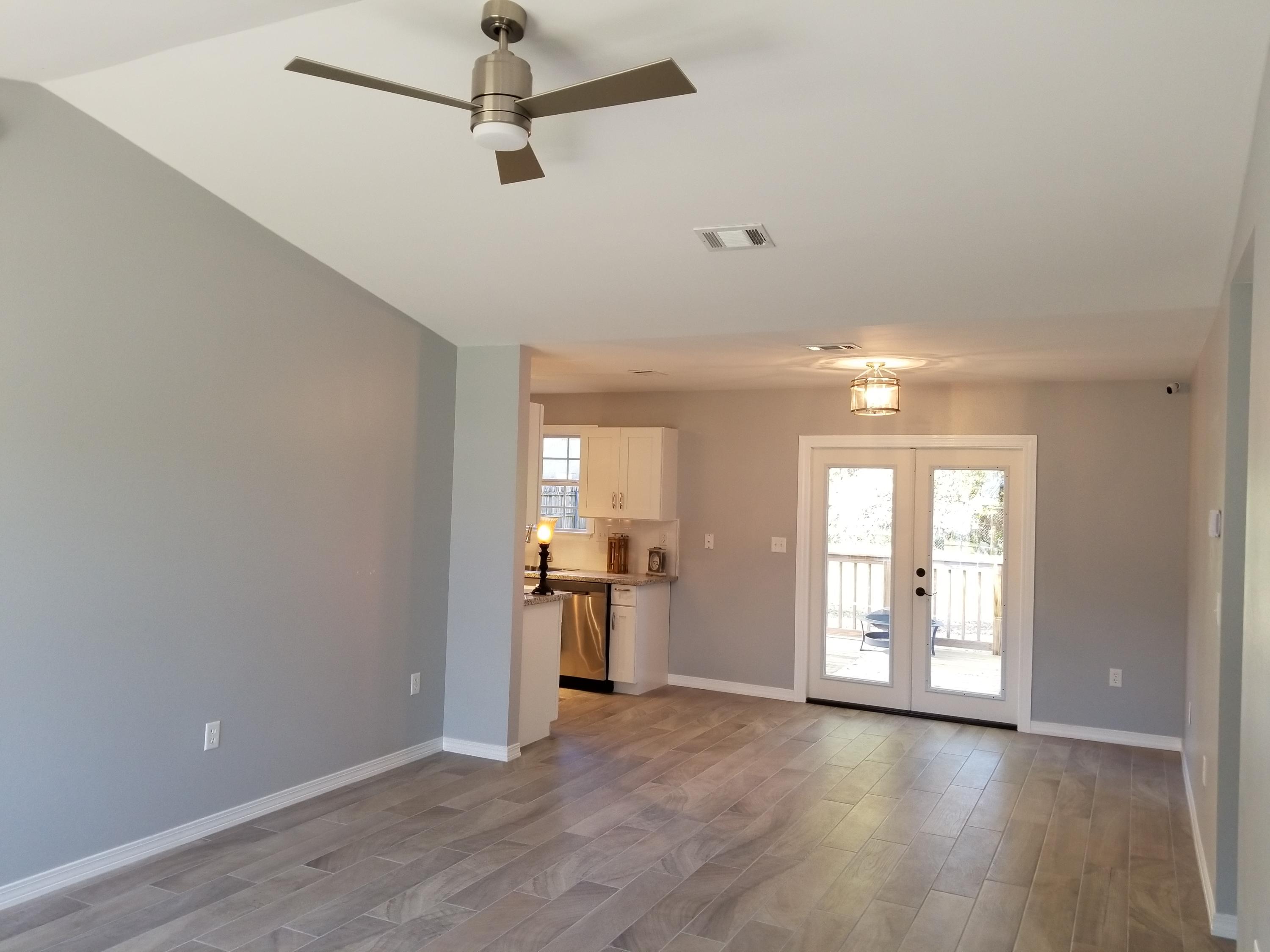 MORRIS ADDN TO CRESTVIEW - Residential