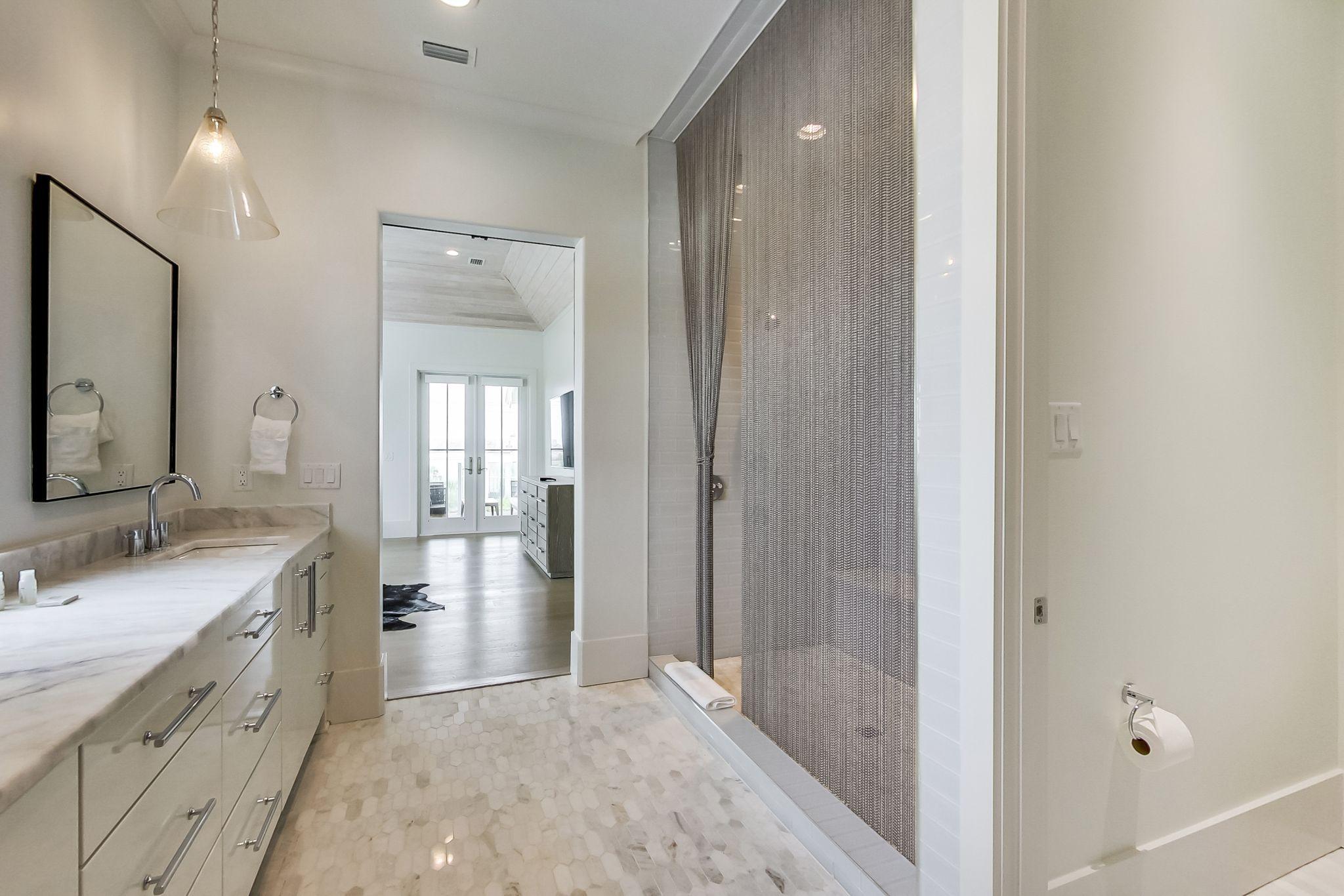 GULF SHORE MANOR - Residential