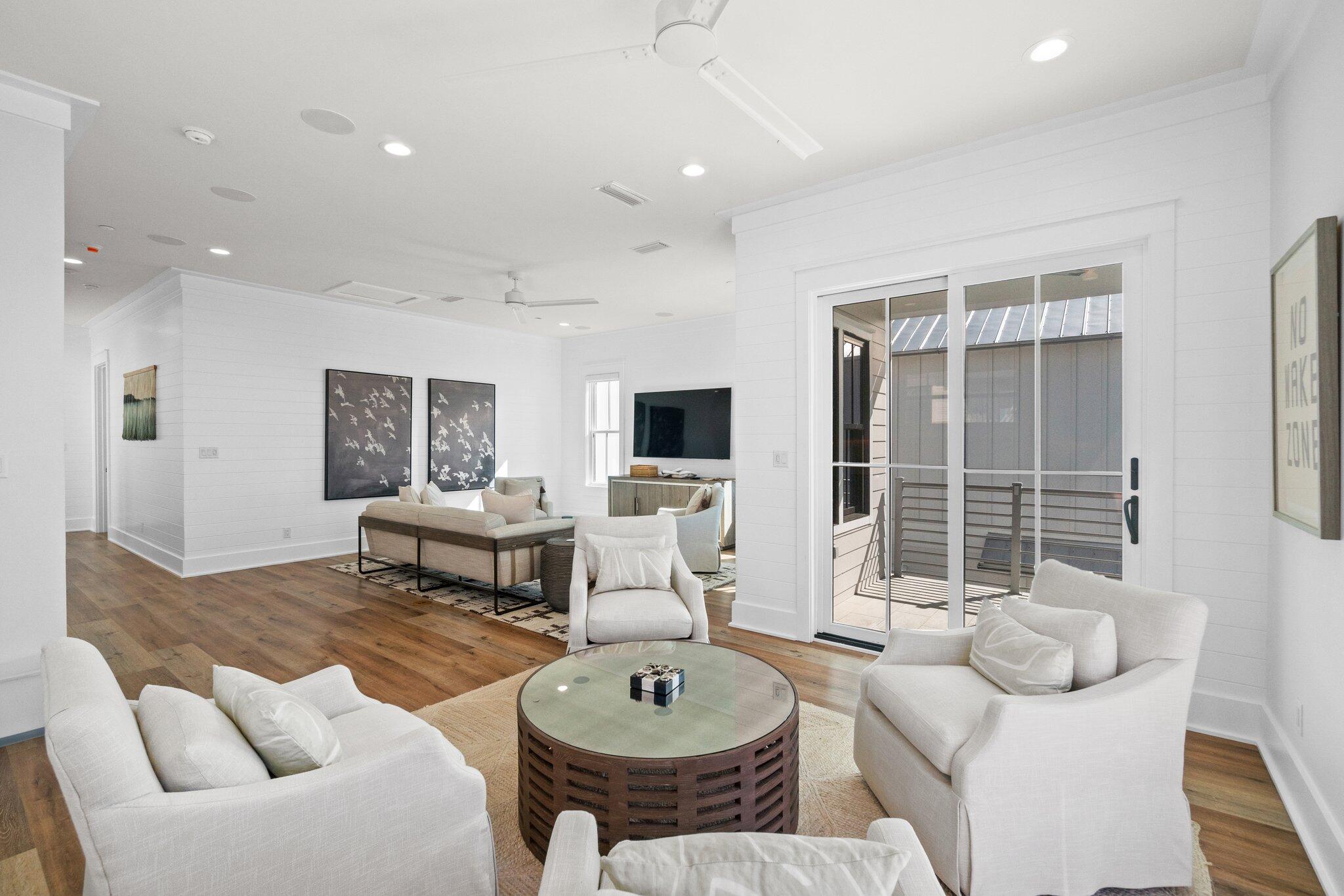 GULF SHORE MANOR - Residential
