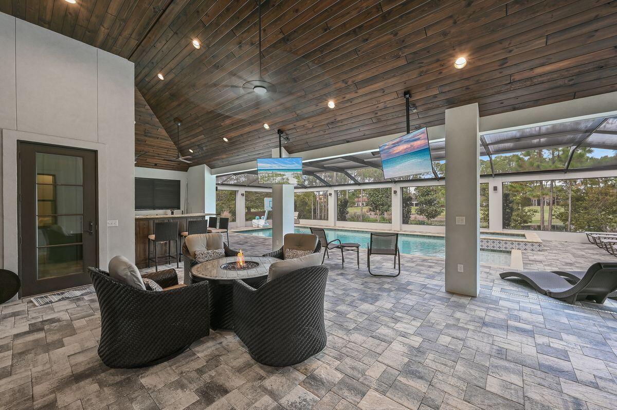 ISLAND GREEN - Residential