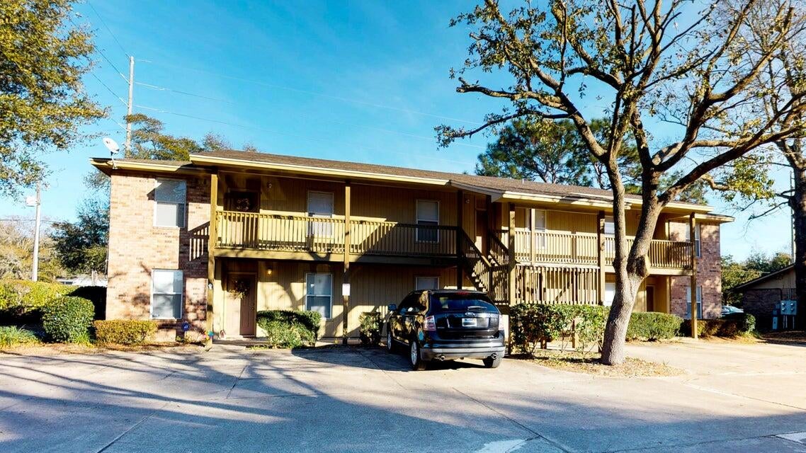 SILVERWOOD - Residential Lease